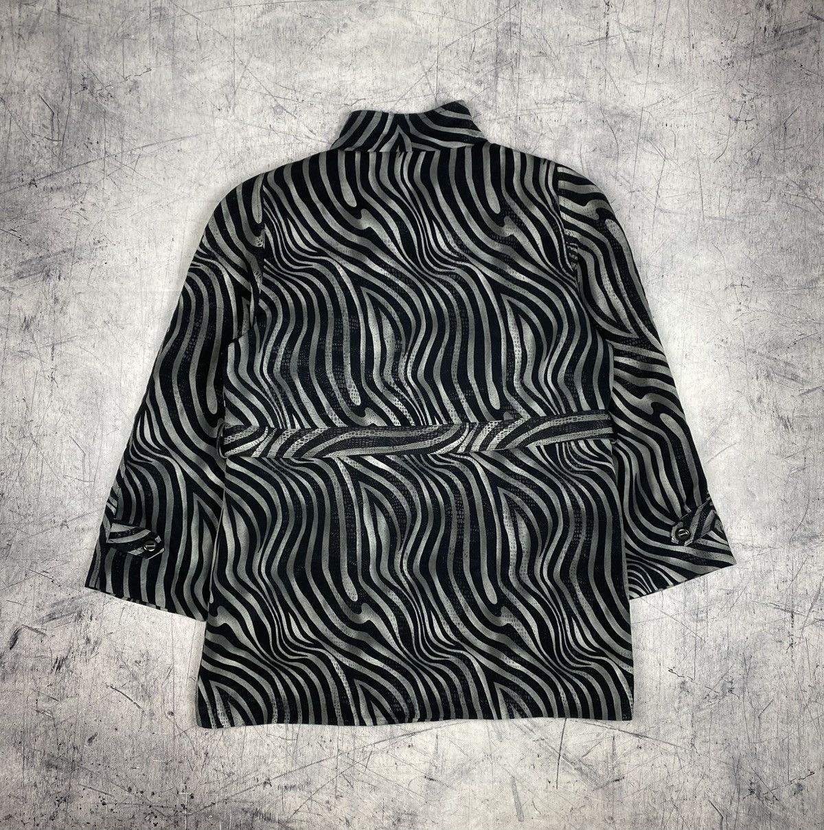 Versace Vintage Gianni Versace V2 Zebra Print Belted Wrap Jacket Size XL / US 12-14 / IT 48-50 - 12 Thumbnail