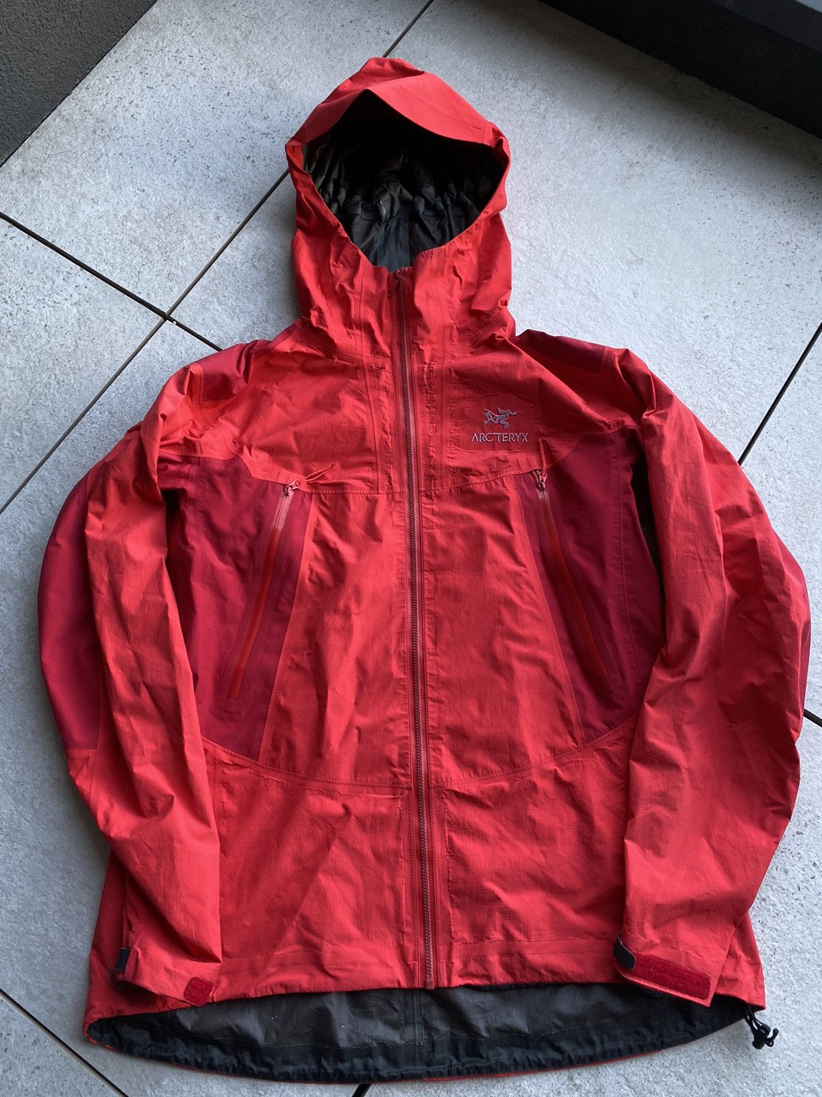 Arc'Teryx Arc’teryx GoreTex Waterproof Gorpcore Jacket Grailed