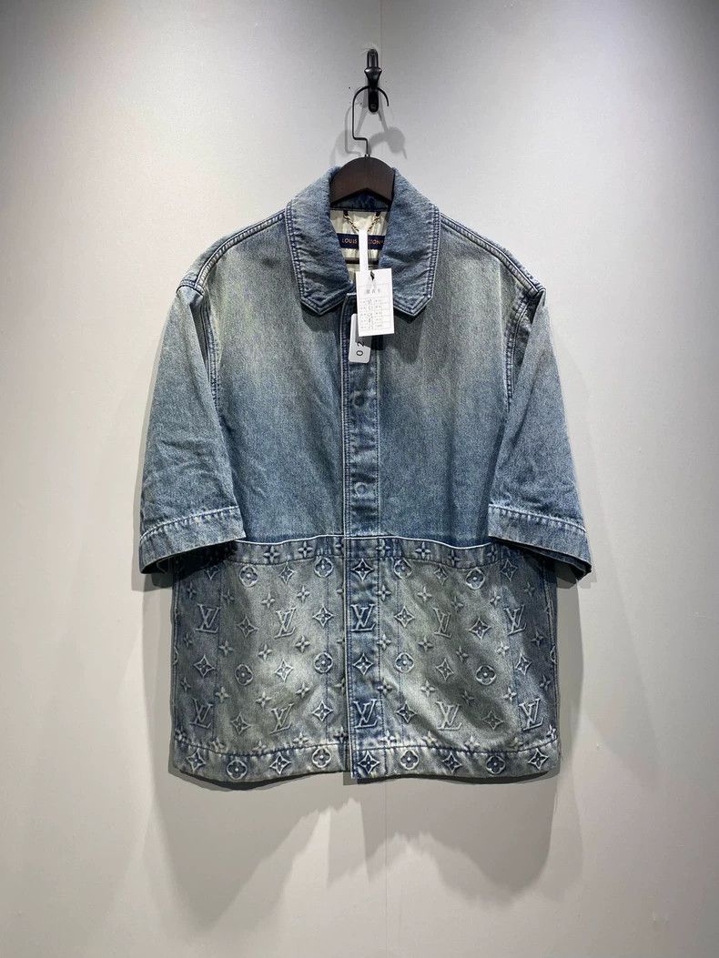 Louis Vuitton Louis Vuitton 23 Denim Relief Shirt Size US M / EU 48-50 / 2 - 1 Thumbnail