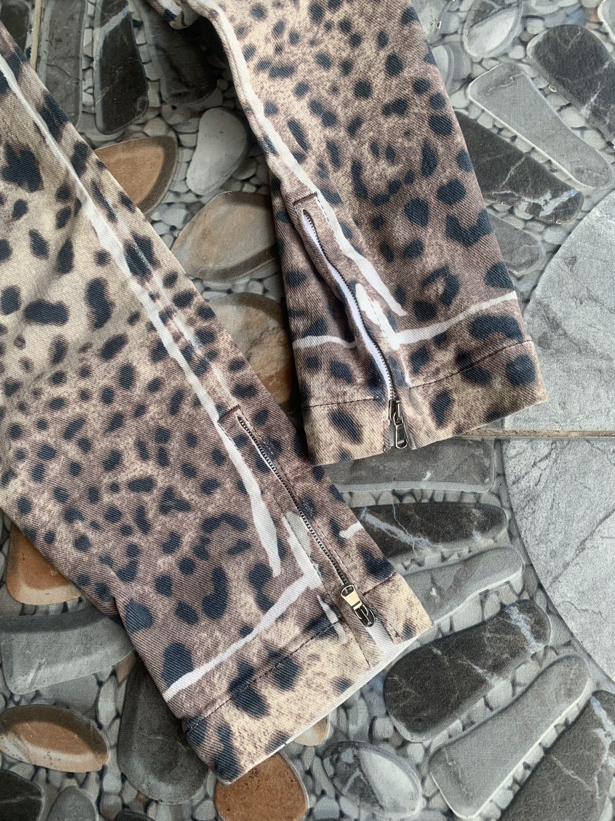 Dolce & Gabbana Dolce & Gabbana Leopard Printed Jeans Size 26" / US 2 / IT 38 - 14 Thumbnail