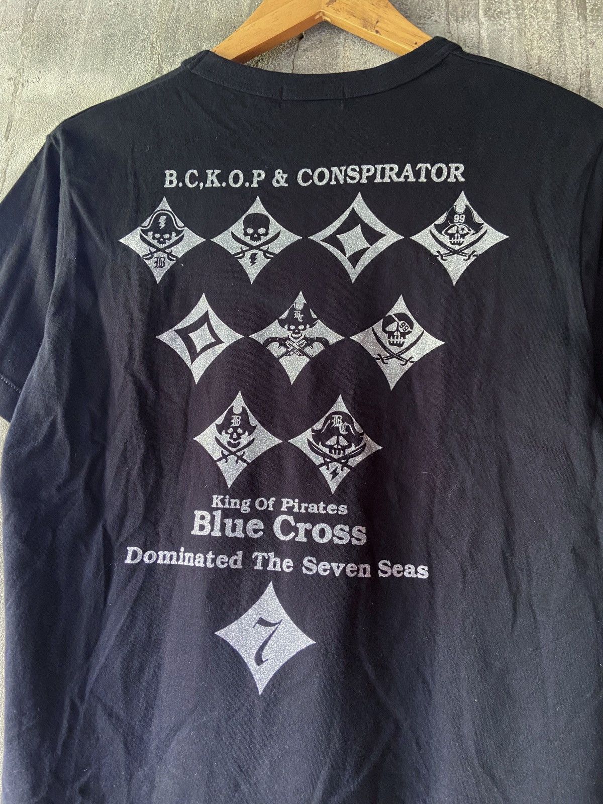 Beauty Beast × Hysteric Glamour × Japanese Brand 🌸KING OF PIRATES BLUE CROSS TEE Size US M / EU 48-50 / 2 - 9 Thumbnail