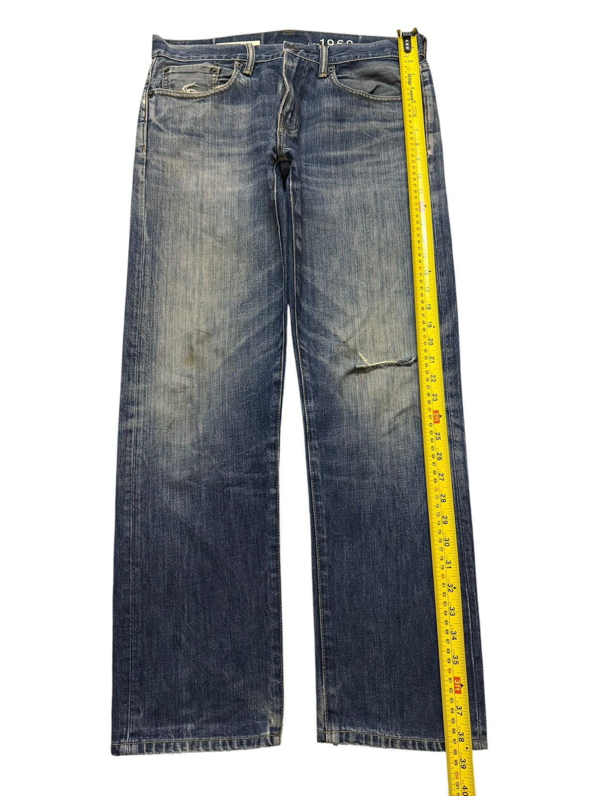 Uniqlo Vintage Y2K Gap Classic Blue Faded Wash Distress Jeans Size US 33 - 8 Thumbnail