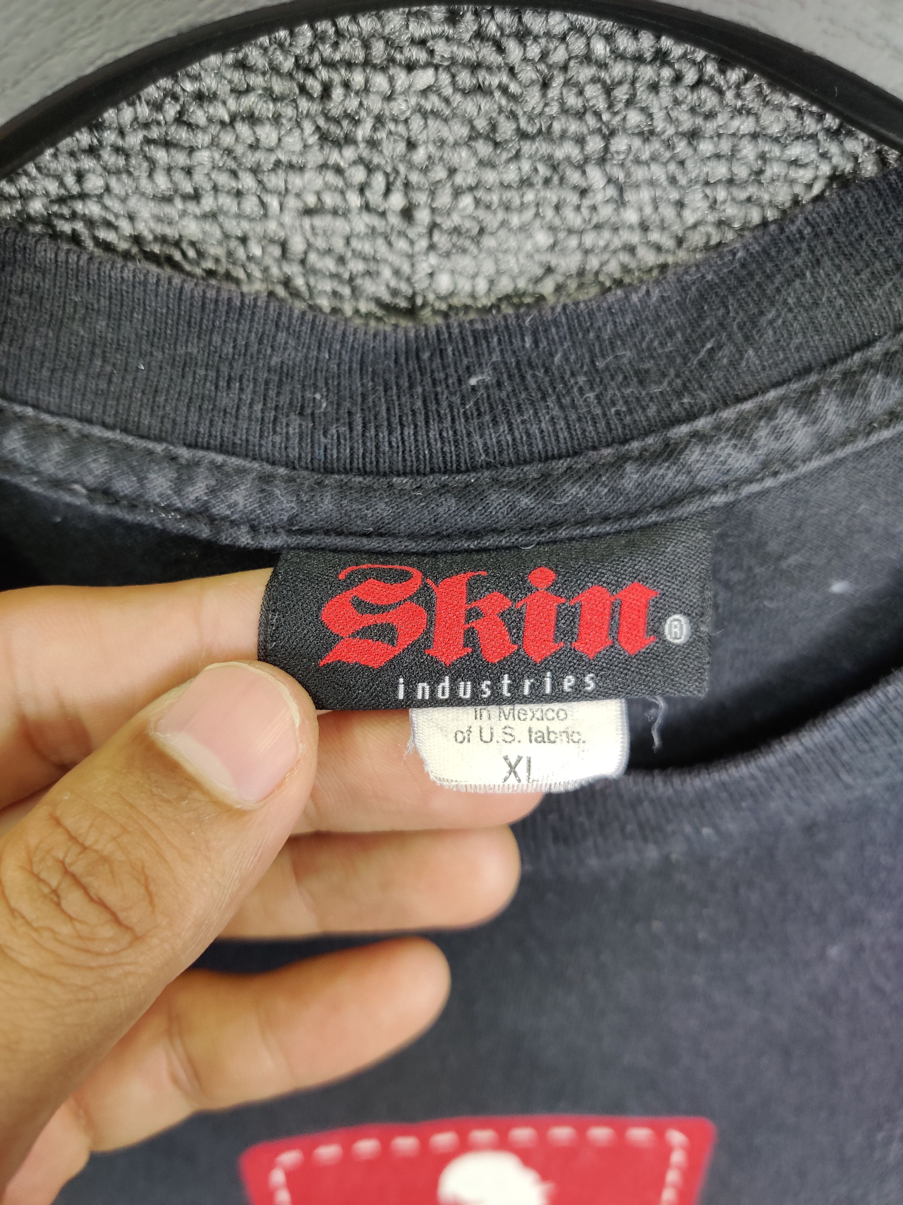 Vintage Vintage 90s Skin Industries Skateboard Tee Tshirt Size US XL / EU 56 / 4 - 8 Thumbnail