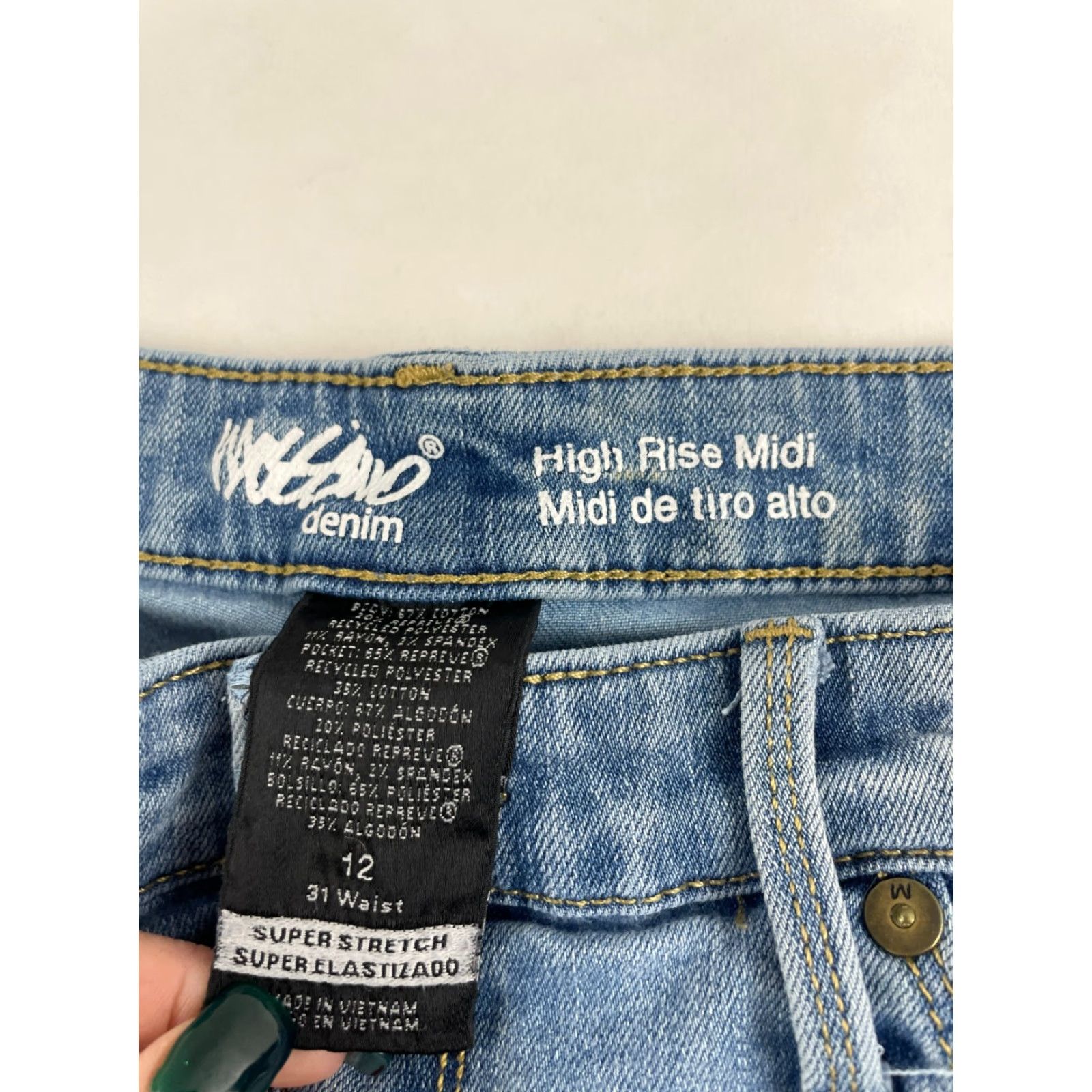 Mossimo Mossimo Women Bermuda Shorts Denim, Size 12, High Rise, Midi, Blue, Casual, Regular Fit, Size 34" / US 12 / IT 48 - 7 Thumbnail