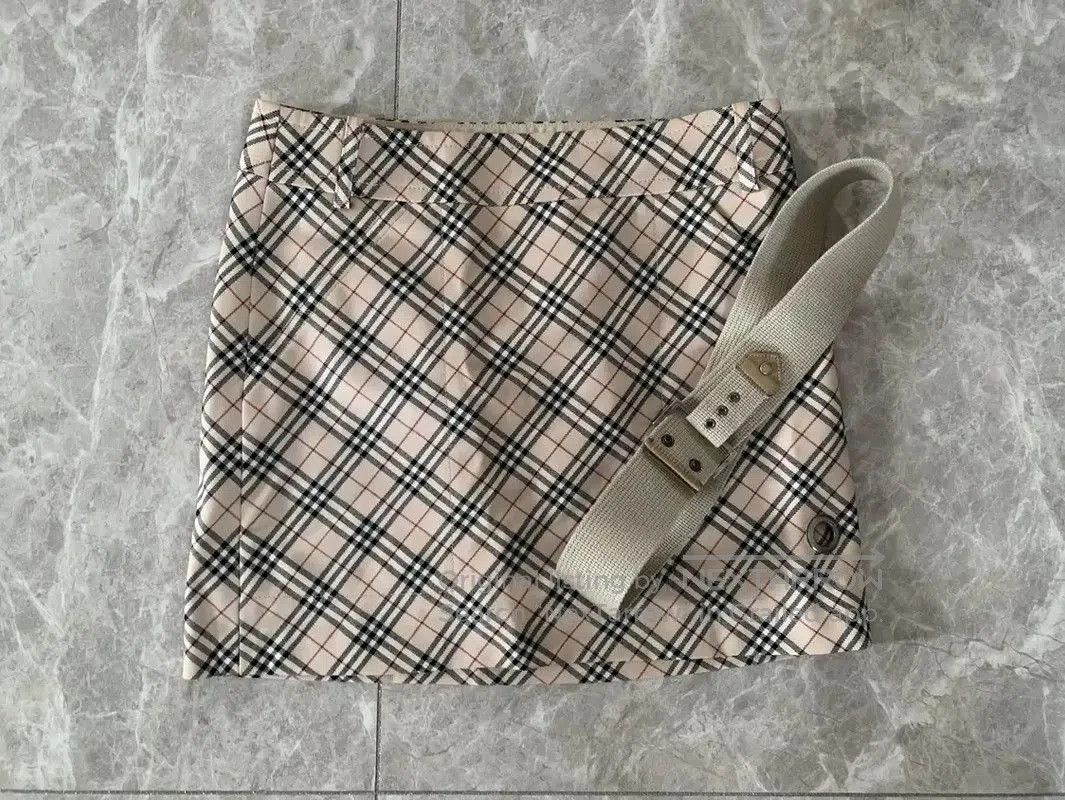 Burberry Burberry Khaki Wool Blend Short Skirt. Size 23" - 8 Thumbnail