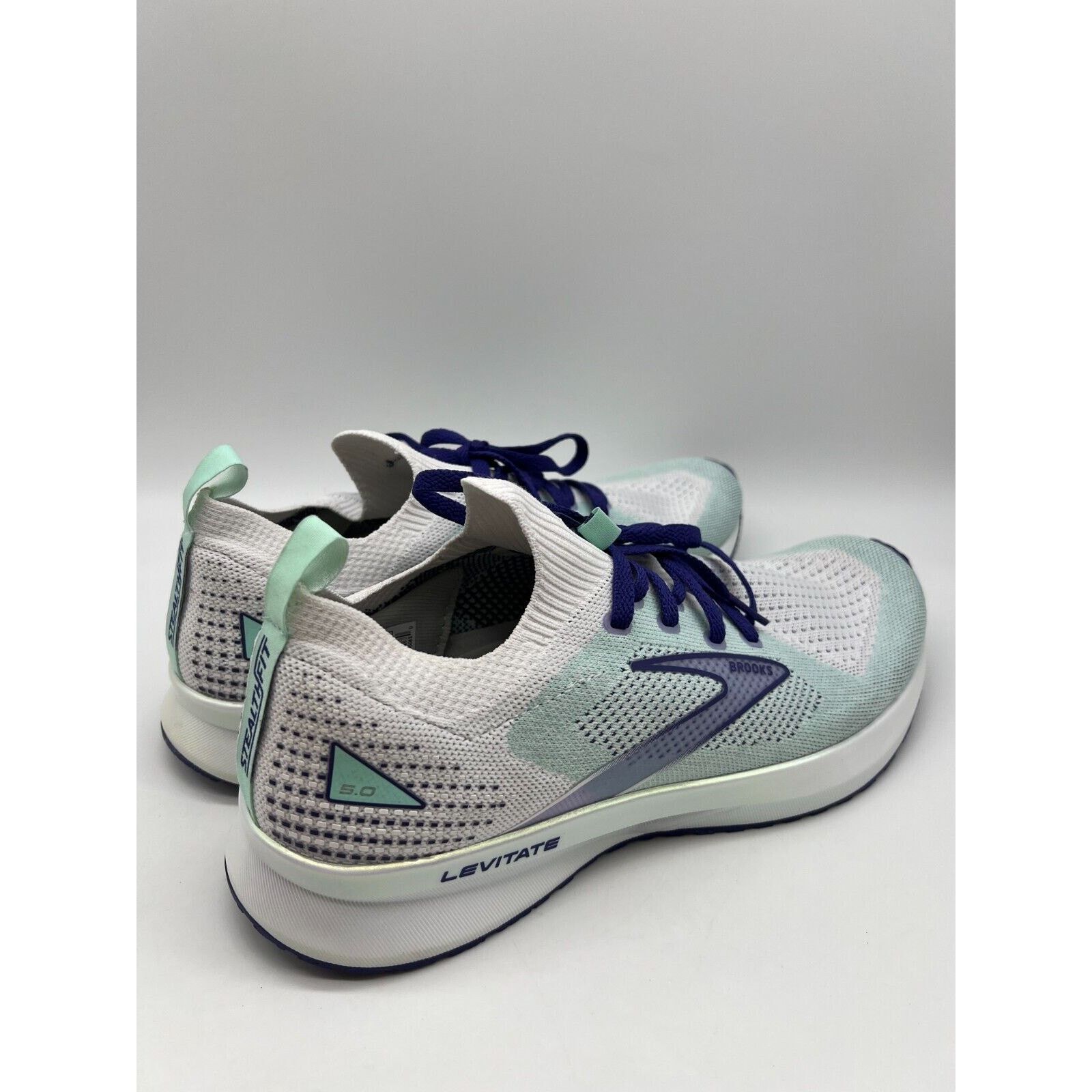Brooks Brooks Womens Levitate Stealthfit 5 White Running Size 10.5B Size US 10.5 / IT 40.5 - 9 Thumbnail
