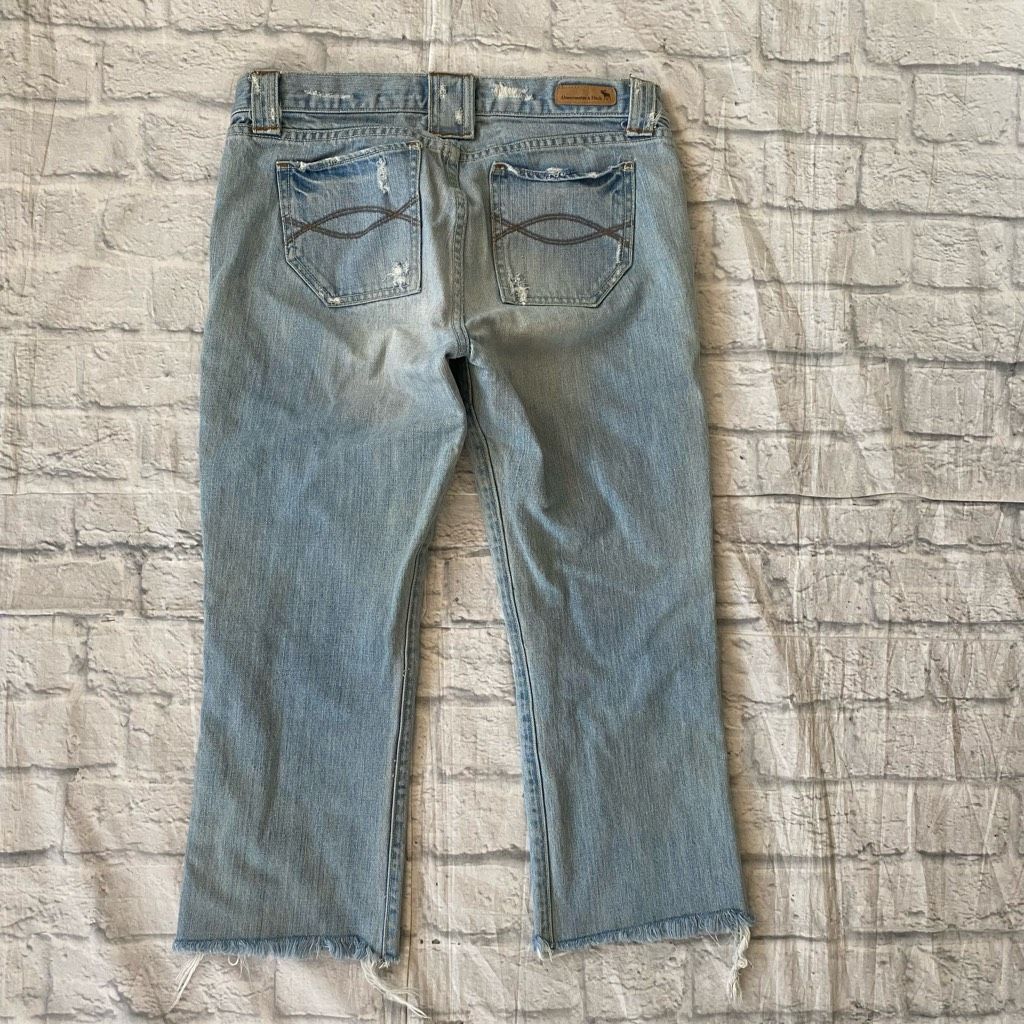 Abercrombie & Fitch Abercrombie & Fitch women 8 100% cotton distressed cropped j Size 30" / US 8 / IT 44 - 6 Thumbnail