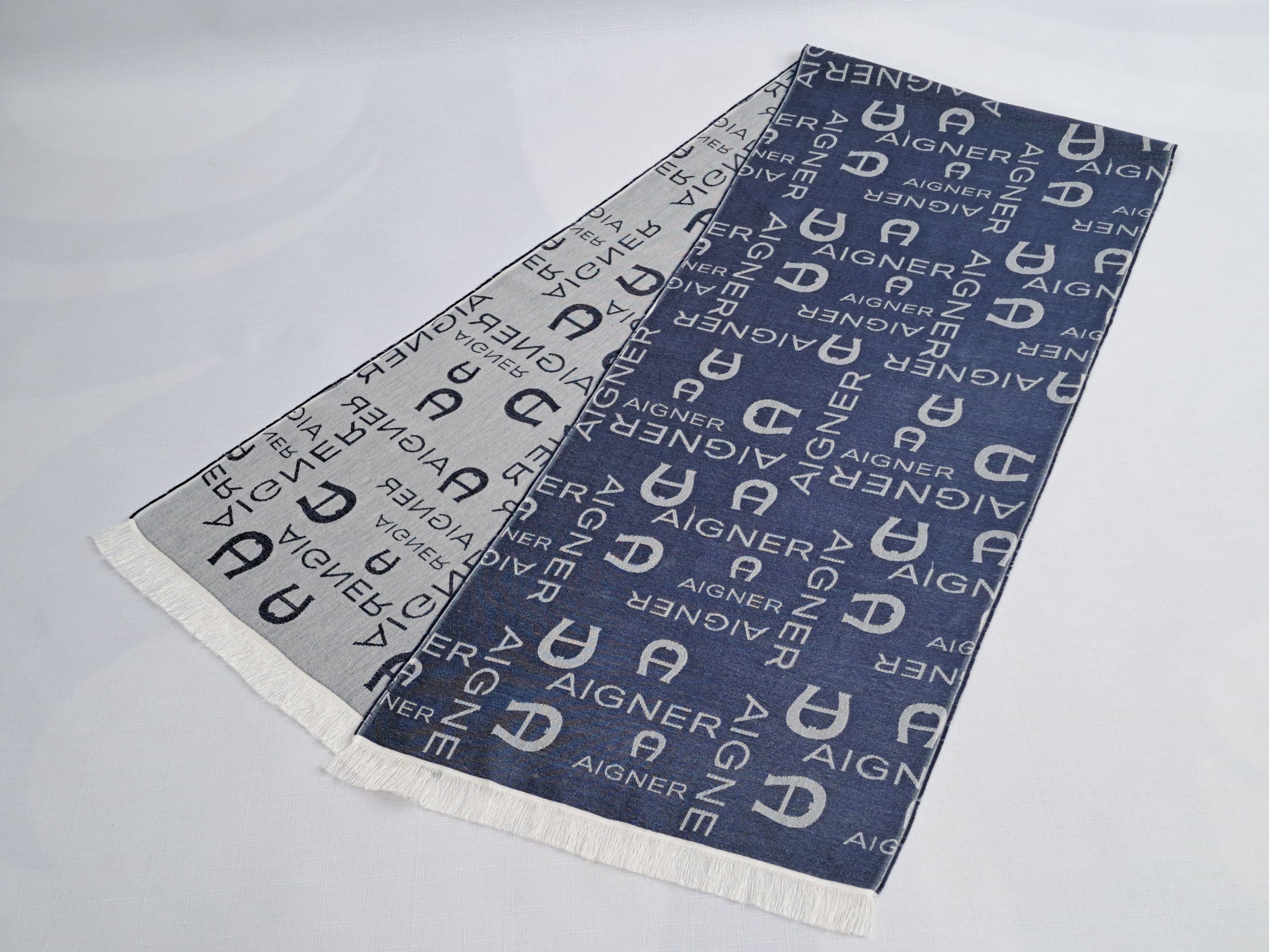 Aigner AIGNER logo collection monogram scarf. Size ONE SIZE - 2 Thumbnail