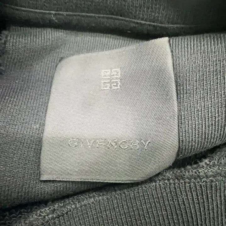 Givenchy Givenchy SS24 Men's Letter Print Casual Sweatshirt. Size US XS / EU 42 / 0 - 3 Thumbnail
