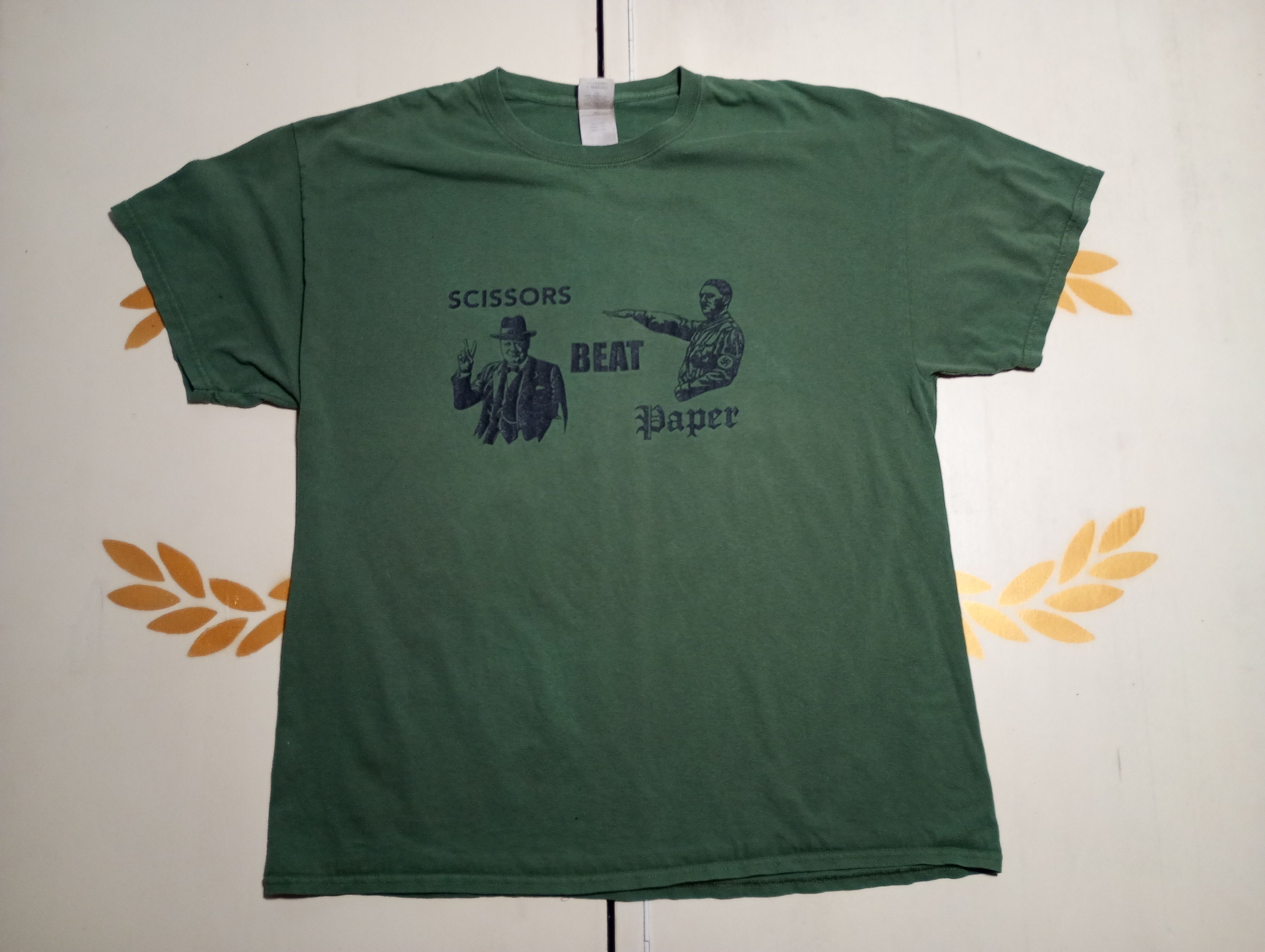 Gildan Scissors Beat Paper Gildan T-Shirt Vintage Size US XL / EU 56 / 4 - 1 Thumbnail