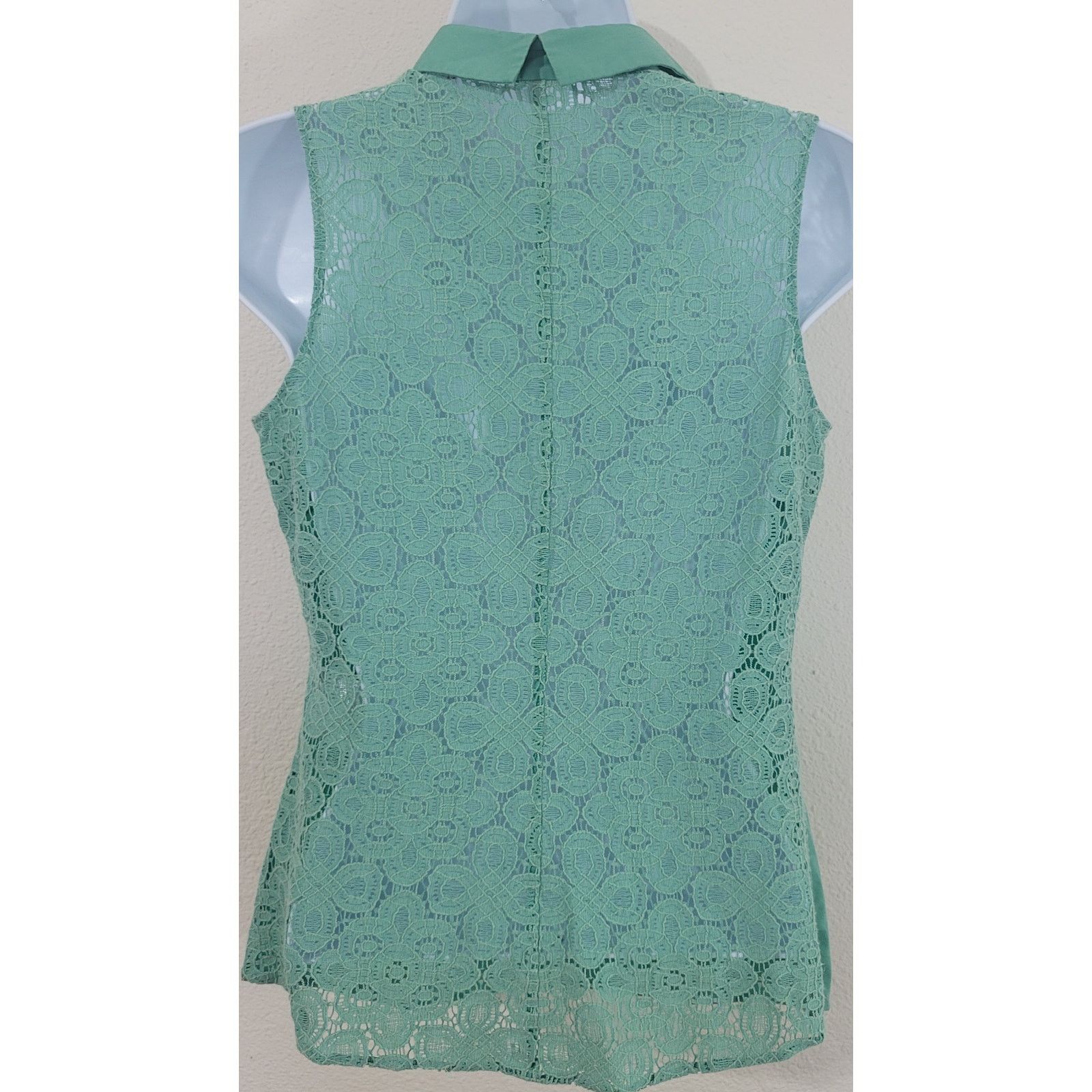 Other Tahari Seagreen Dolia Sleeveless Shirt XS Lace Back V-Neck Size XS / US 0-2 / IT 36-38 - 3 Thumbnail
