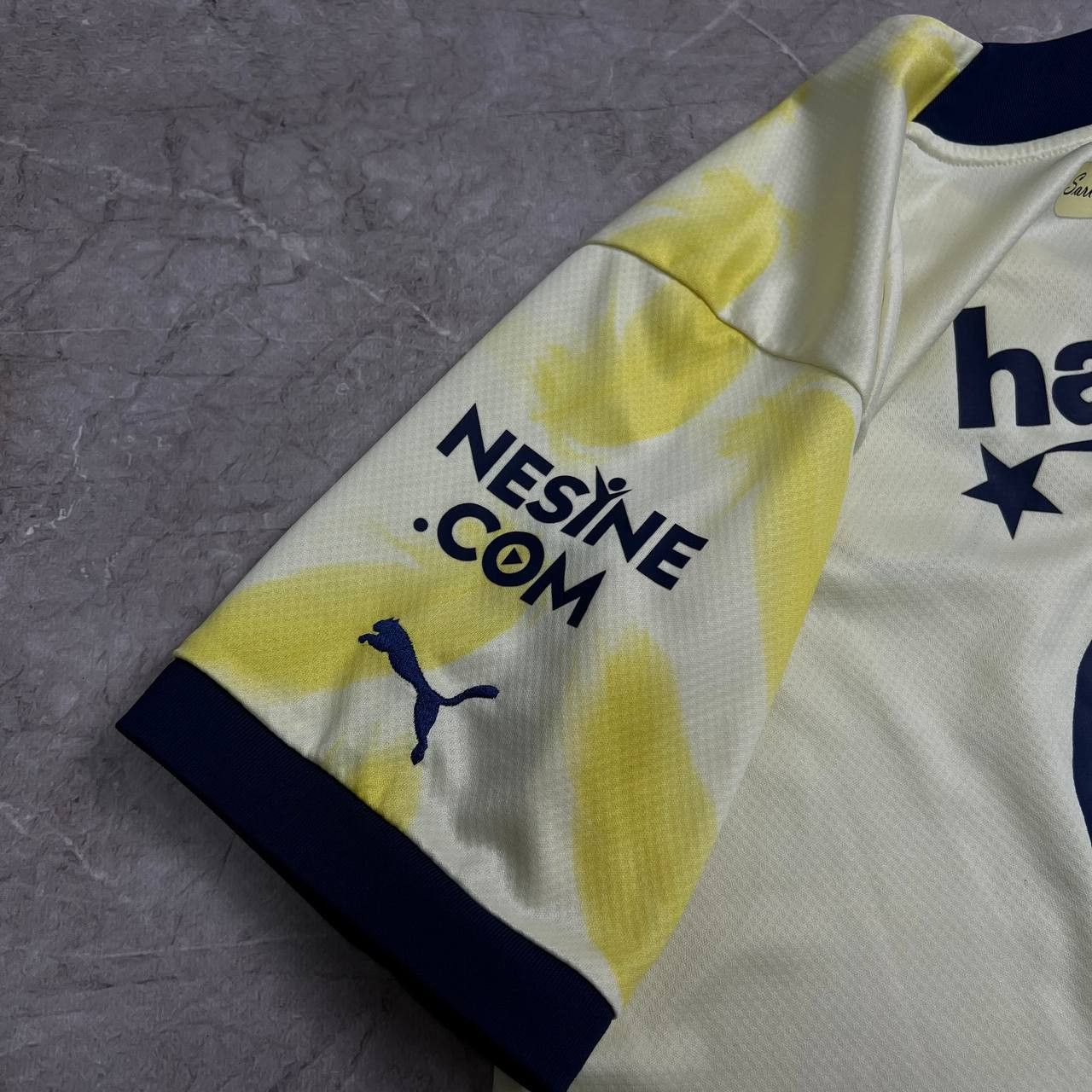Vintage Puma Fenerbahce Away Football Jersey 2022/2023 Size US M / EU 48-50 / 2 - 7 Thumbnail