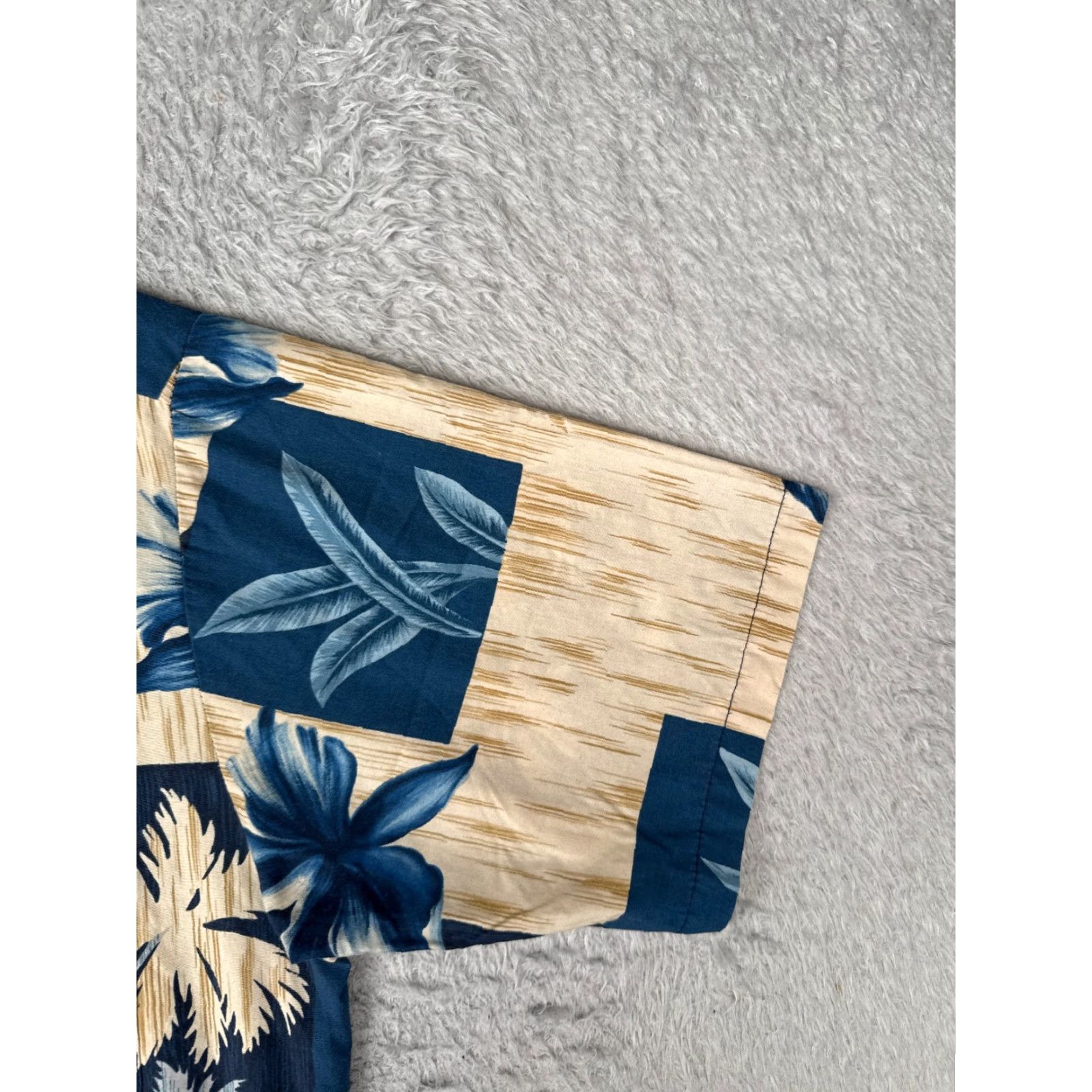 Tori Richard VINTAGE Tori Richard Shirt Men S Beige Blue Cotton Blend Floral Hawaiian Size US S / EU 44-46 / 1 - 2 Thumbnail