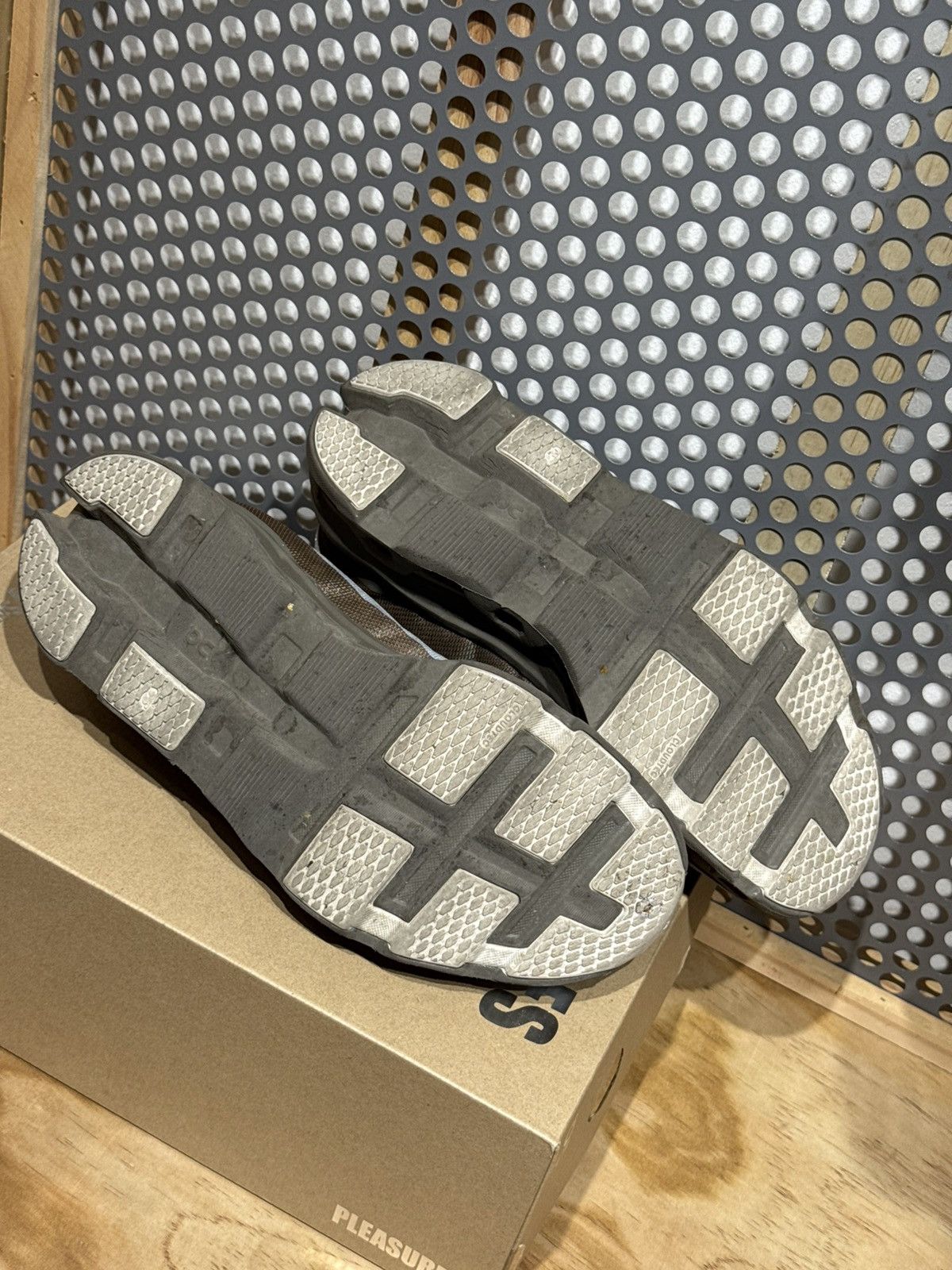 On On Cloud Monster 2 X Pleasure Shoes Size US 9.5 / EU 42-43 - 8 Thumbnail