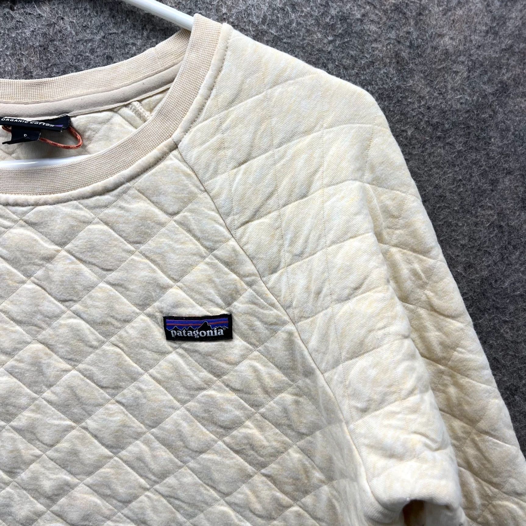 Patagonia VINTAGE Patagonia Sweater Womens Small Crewneck Pullover Beige Quilted 25310 Size S / US 4 / IT 40 - 6 Thumbnail