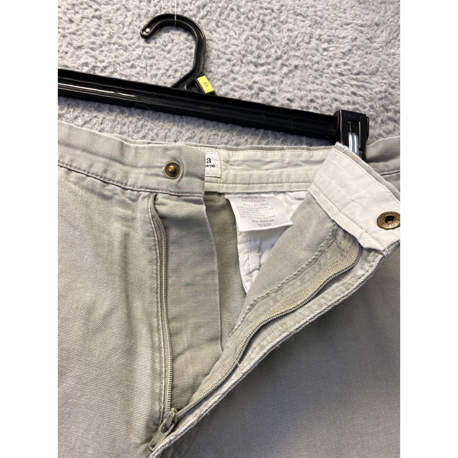Vintage Columbia Mens Shorts Hiking Size 36 Cotton Tan/Light Green Zip Pockets 8in Inseam Regular Fit Outdoor Casual Size US 36 / EU 52 - 3 Thumbnail