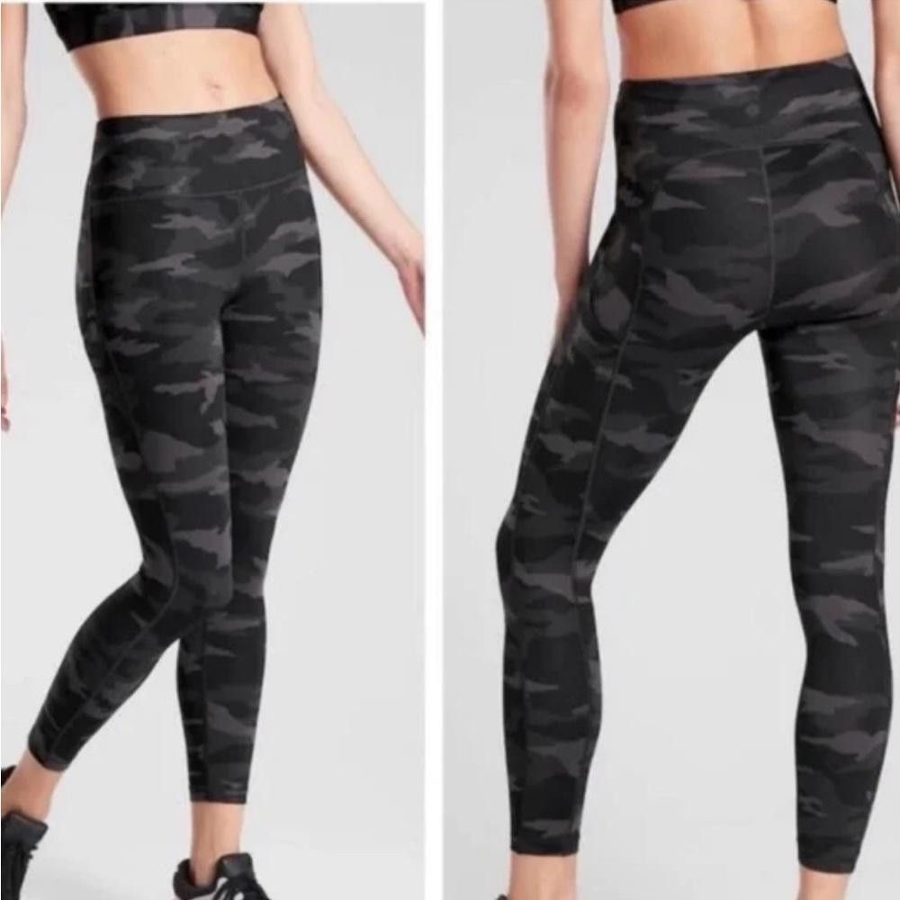 Designer Athleta l Lightning 7/8 Black Camo Leggings Size XS Size 26" / US 2 / IT 38 - 10 Thumbnail