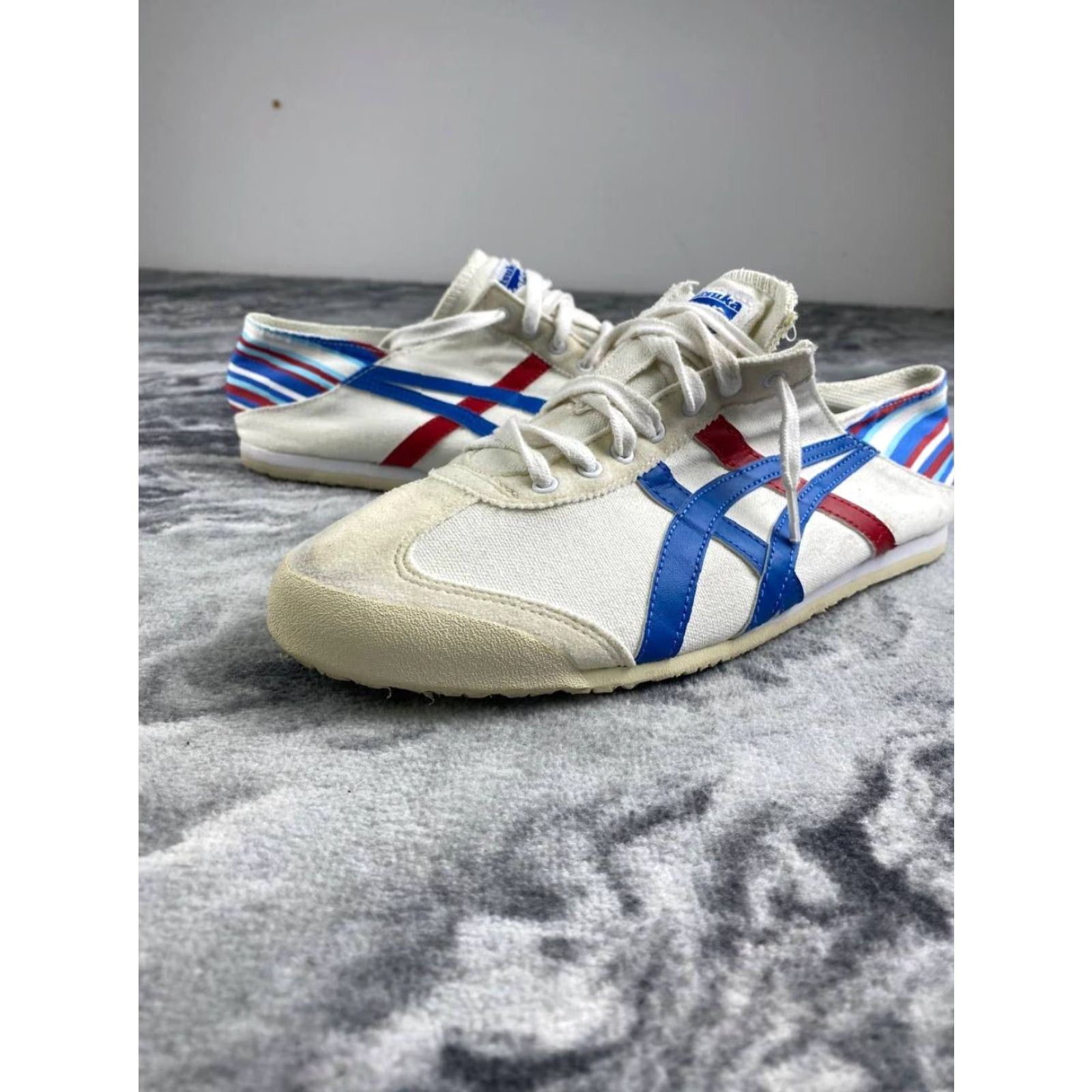 Onitsuka Tiger Onitsuka Tiger Mexico 66 Sneakers Men US 9.5 White Leather Low Top Casual Shoes Size US 10 / EU 43 - 2 Thumbnail