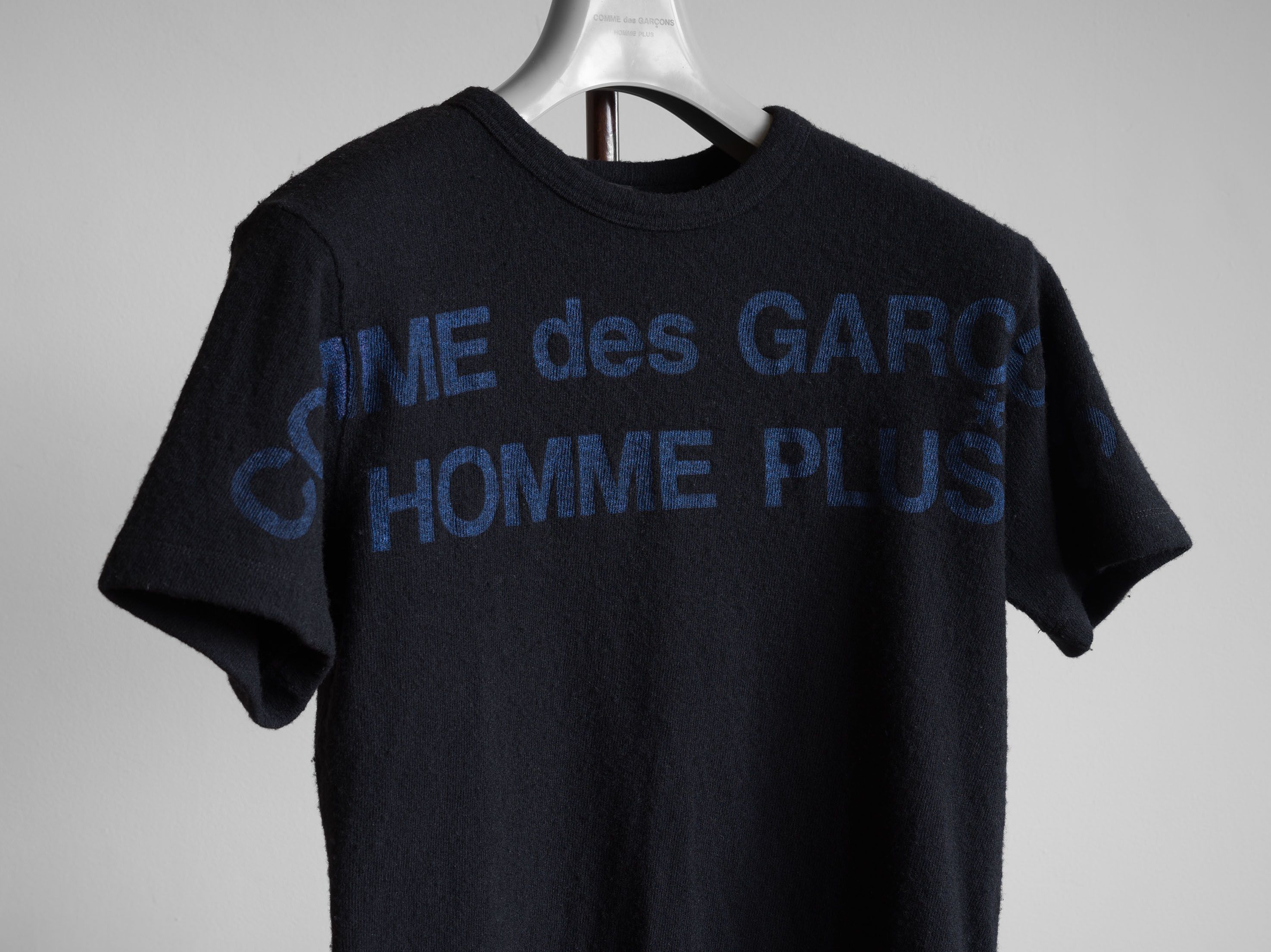 Comme des Garcons Homme Plus AD1999 COMME des GARÇONS HOMME PLUS LOGO PRINT T-SHIRT Size US S / EU 44-46 / 1 - 4 Thumbnail