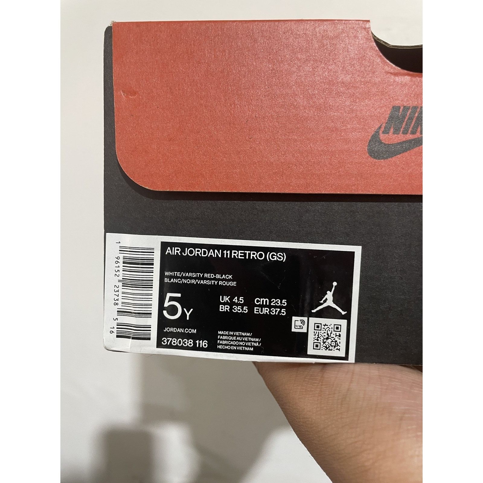 Nike NIKE JORDAN 11 CHERRY 2022 SIZE 5Y PREOWNED Size US 5 / EU 37 - 9 Thumbnail