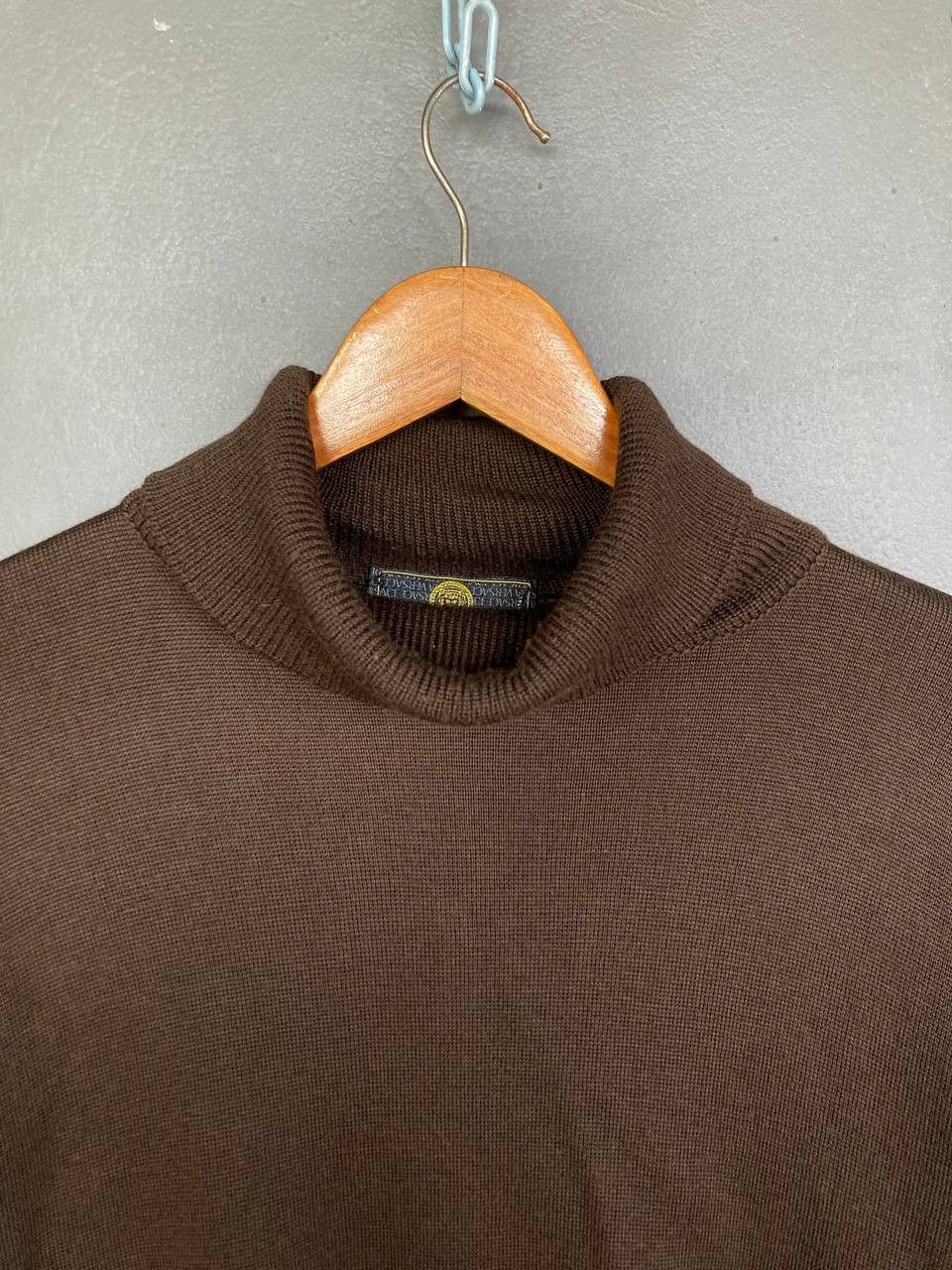 Versace Vintage Versace Istante Turtleneck Wool Sweater Size US L / EU 52-54 / 3 - 3 Thumbnail