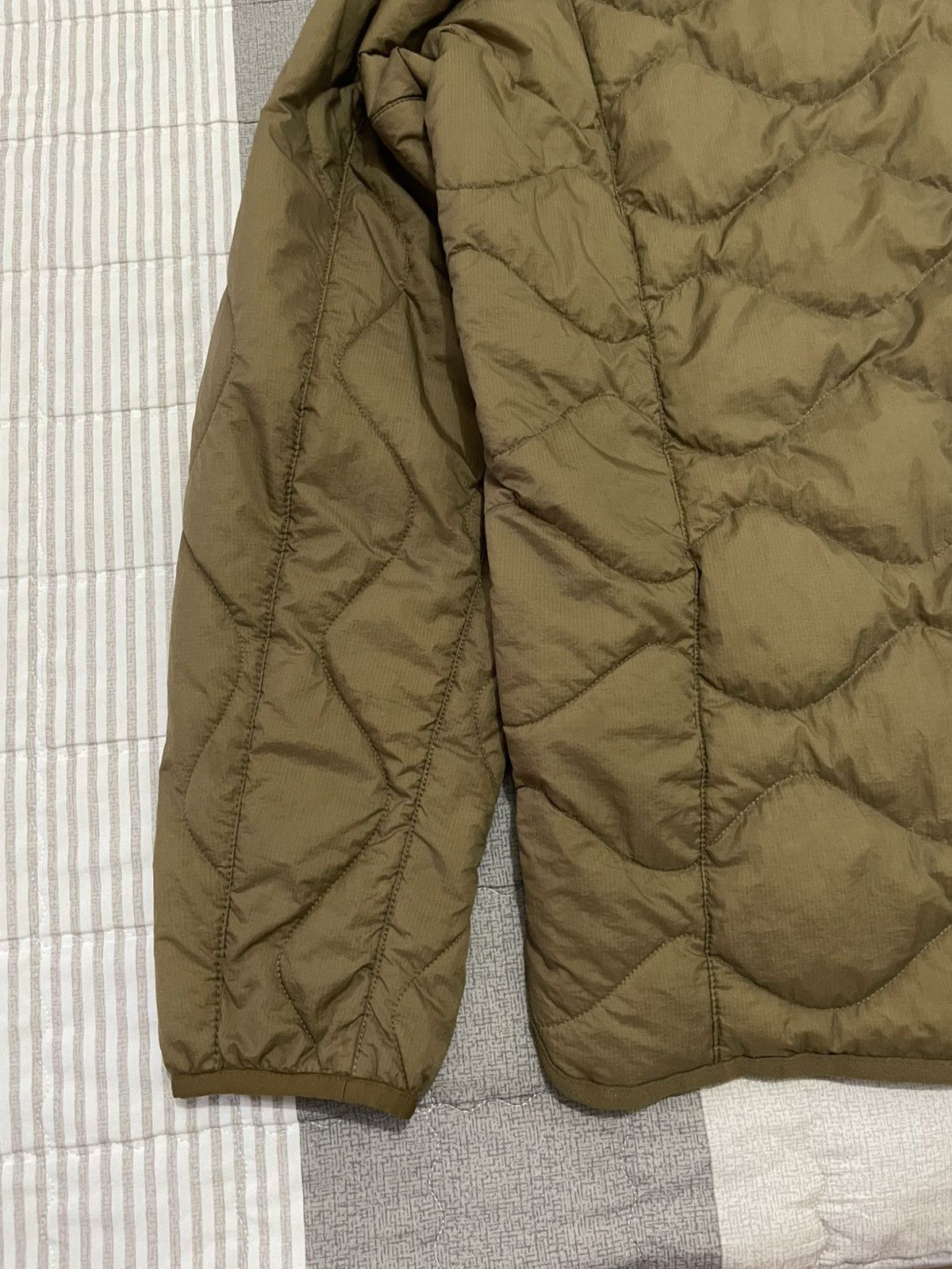 Uniqlo × White Mountaineering Down jacket white mountaineering Size US L / EU 52-54 / 3 - 7 Thumbnail