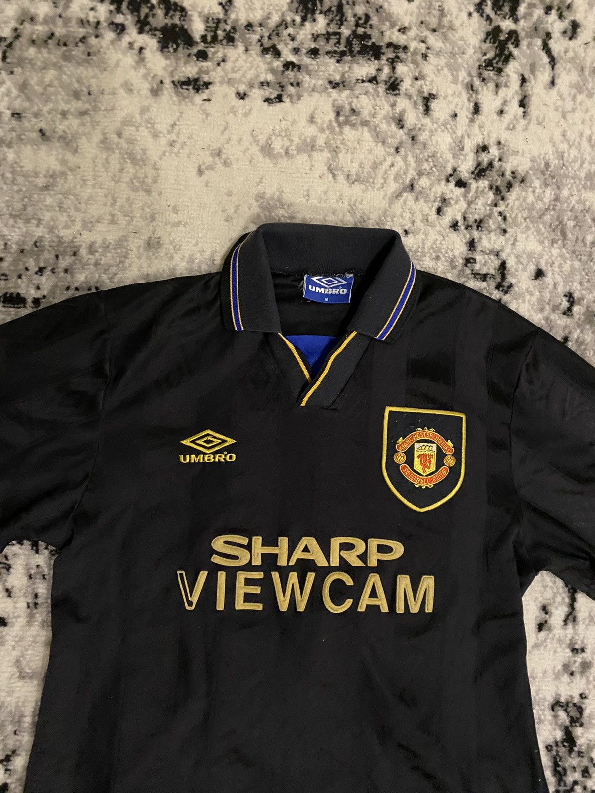 Umbro × Vintage 1993-95 Vintage Umbro Manchester United Retro Soccer Jersey Size US M / EU 48-50 / 2 - 4 Thumbnail
