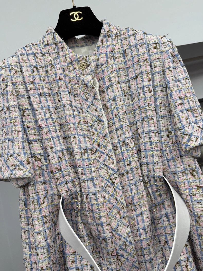 Chanel Chanel Cruise series pink and white tweed knitted dress Size XS / US 0-2 / IT 36-38 - 2 Thumbnail