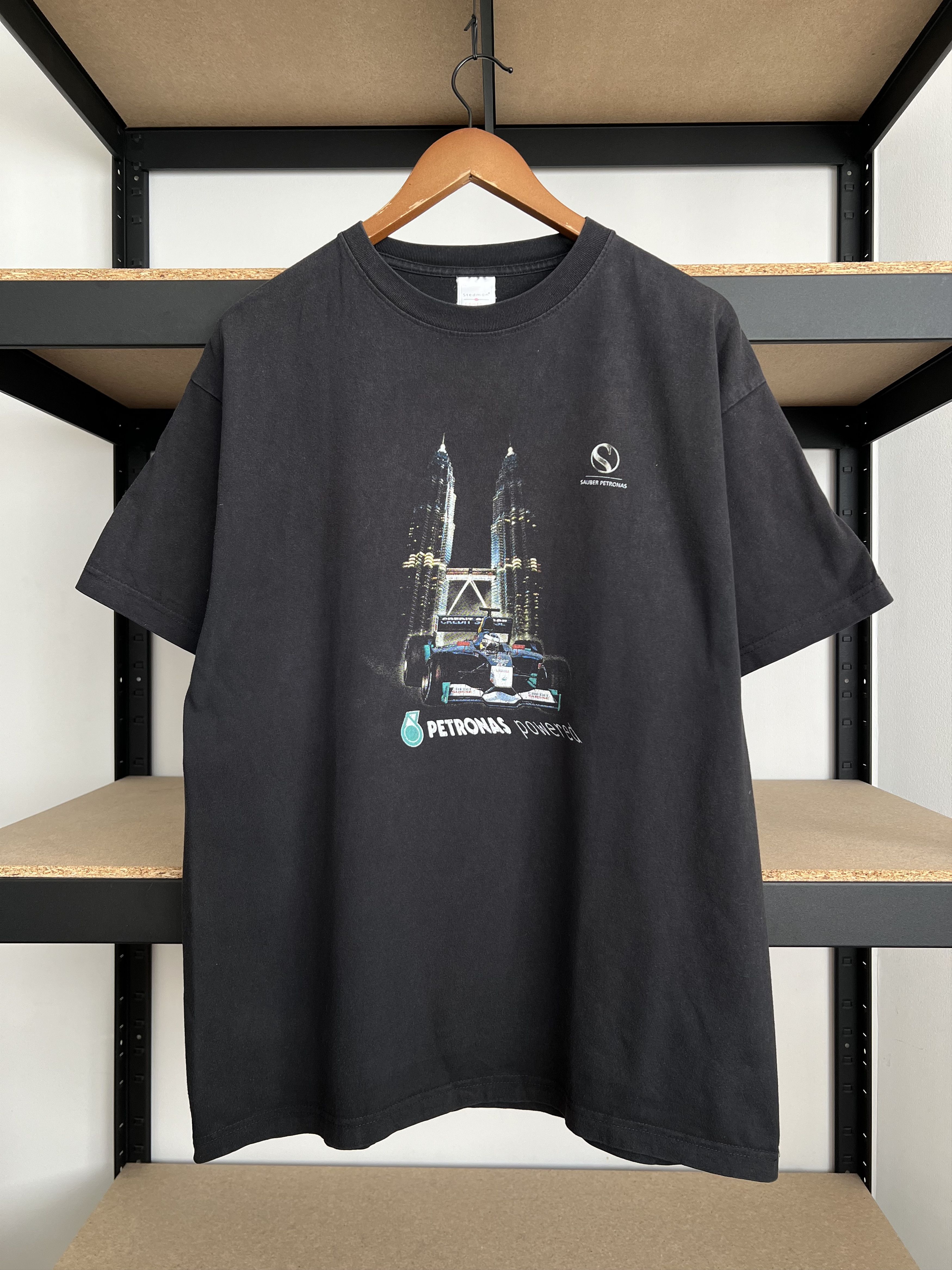 Vintage 2000s Sauber Petronas F1 Formula 1 Racing T-shirt