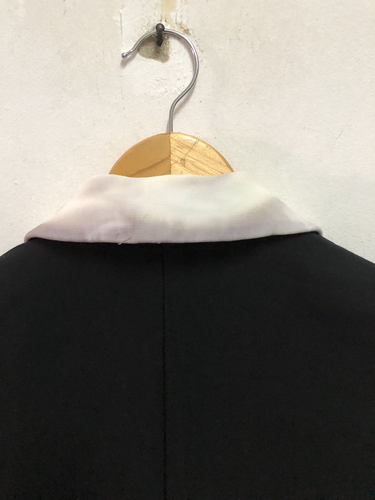 Fendi Genuine fendi sleeveless long jacket size S/M Size M / US 6-8 / IT 42-44 - 9 Thumbnail