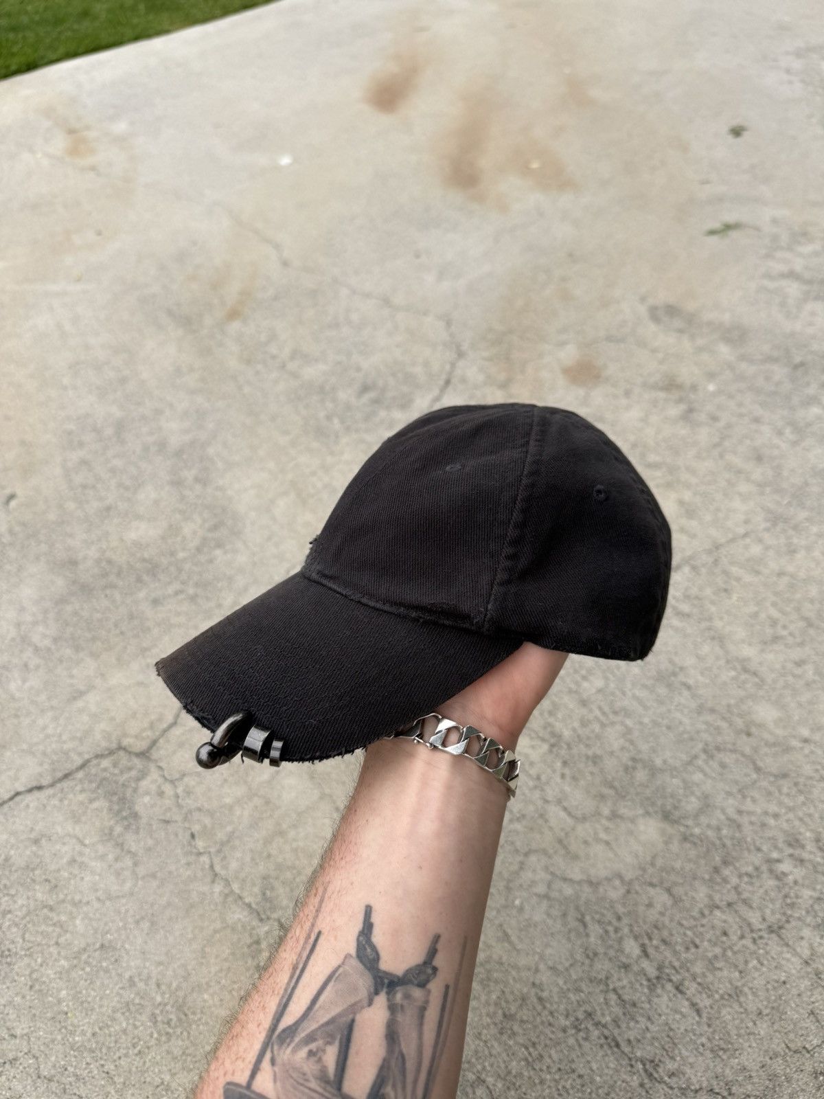 Balenciaga Balenciaga Piercing Hat / Cap Size ONE SIZE - 1 Thumbnail
