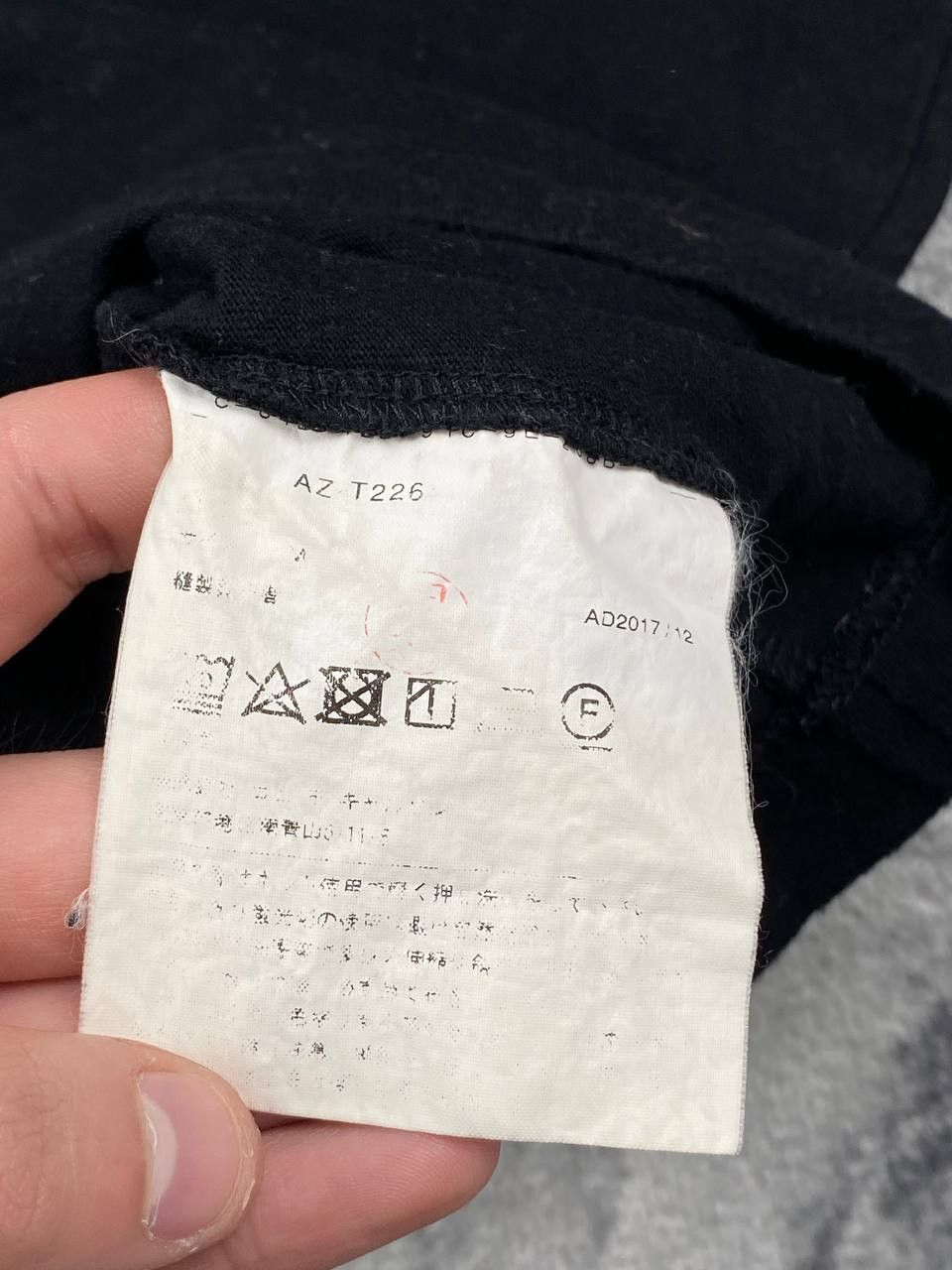 Comme des Garcons Comme des Garcons Play Double Hearts T Shirt Men Size M Size US M / EU 48-50 / 2 - 7 Thumbnail