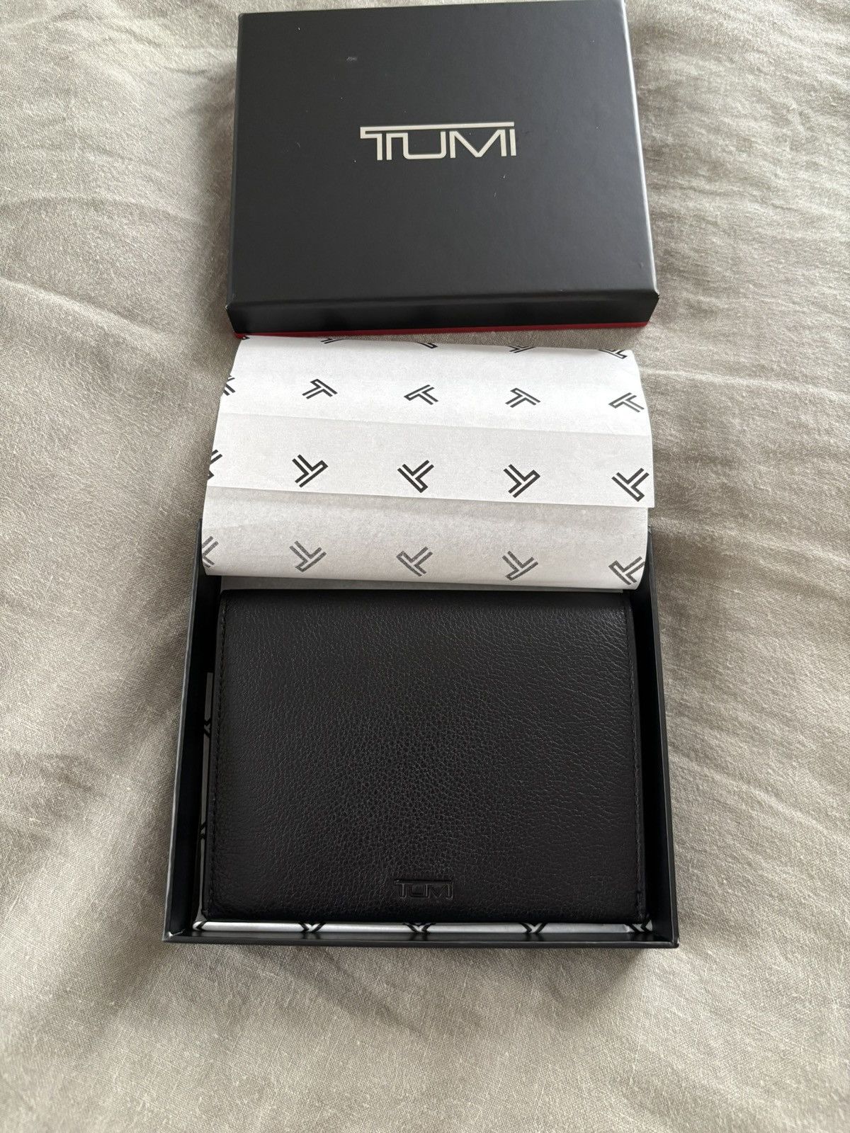 Tumi Tumi Nassau Leather Passport Cover Size ONE SIZE - 5 Thumbnail