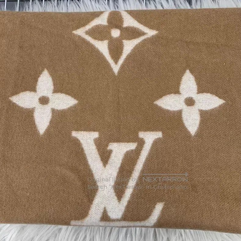 Louis Vuitton Louis Vuitton Tuddy cream-colored double-sided fringed cas Size ONE SIZE - 3 Thumbnail