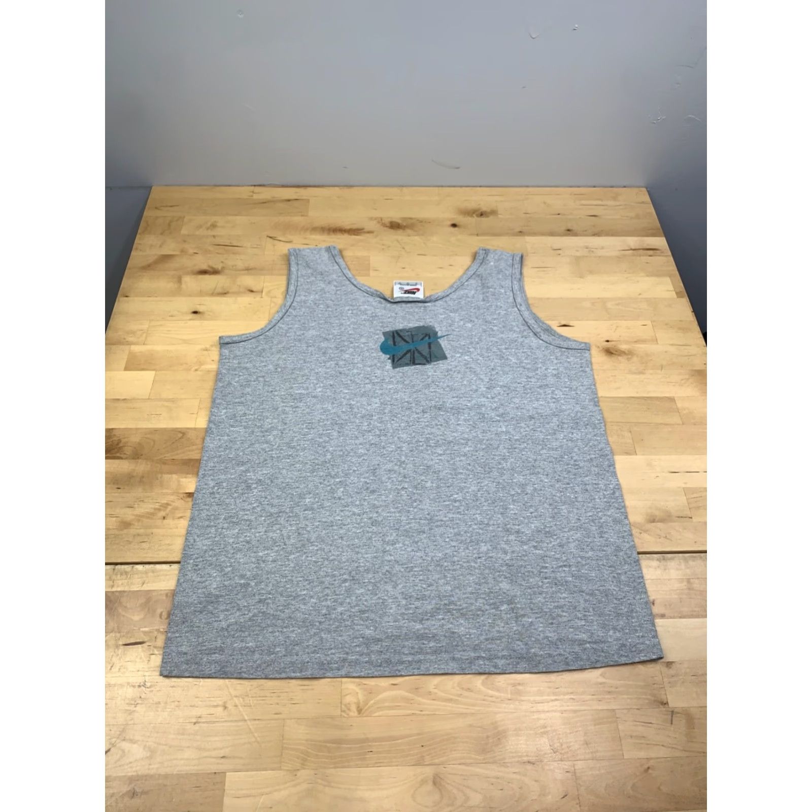 Nike VINTAGE Nike Tank Top Mens M Gray 90s USA Activewear Sleeveless Logo Shirt Size US M / EU 48-50 / 2 - 6 Thumbnail