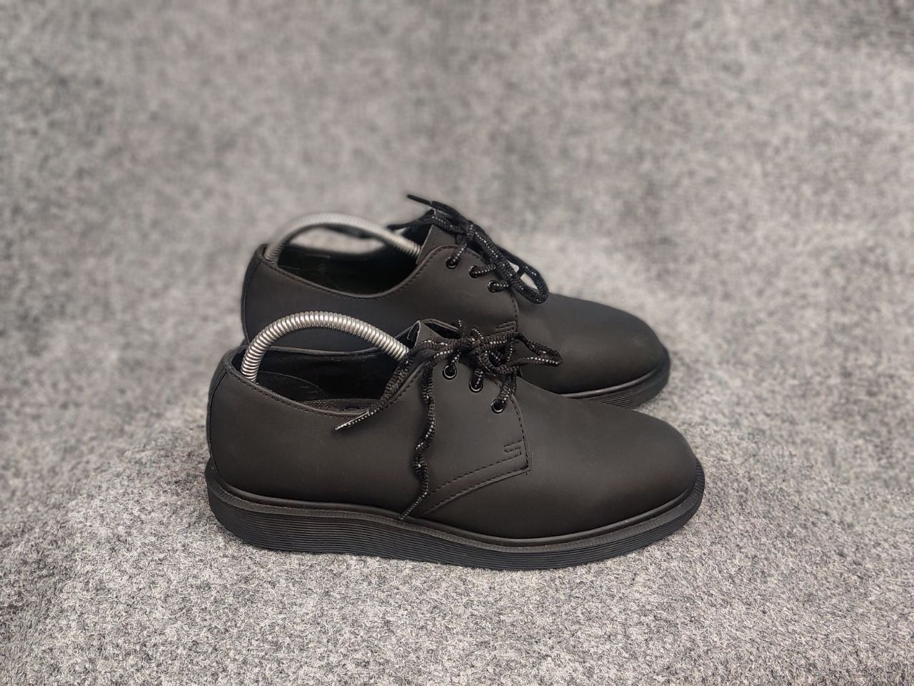 Dr. Martens Dr. martens torriano softy t oxford Low Leather Unisex Shoes Size US 6 / EU 39 - 2 Thumbnail