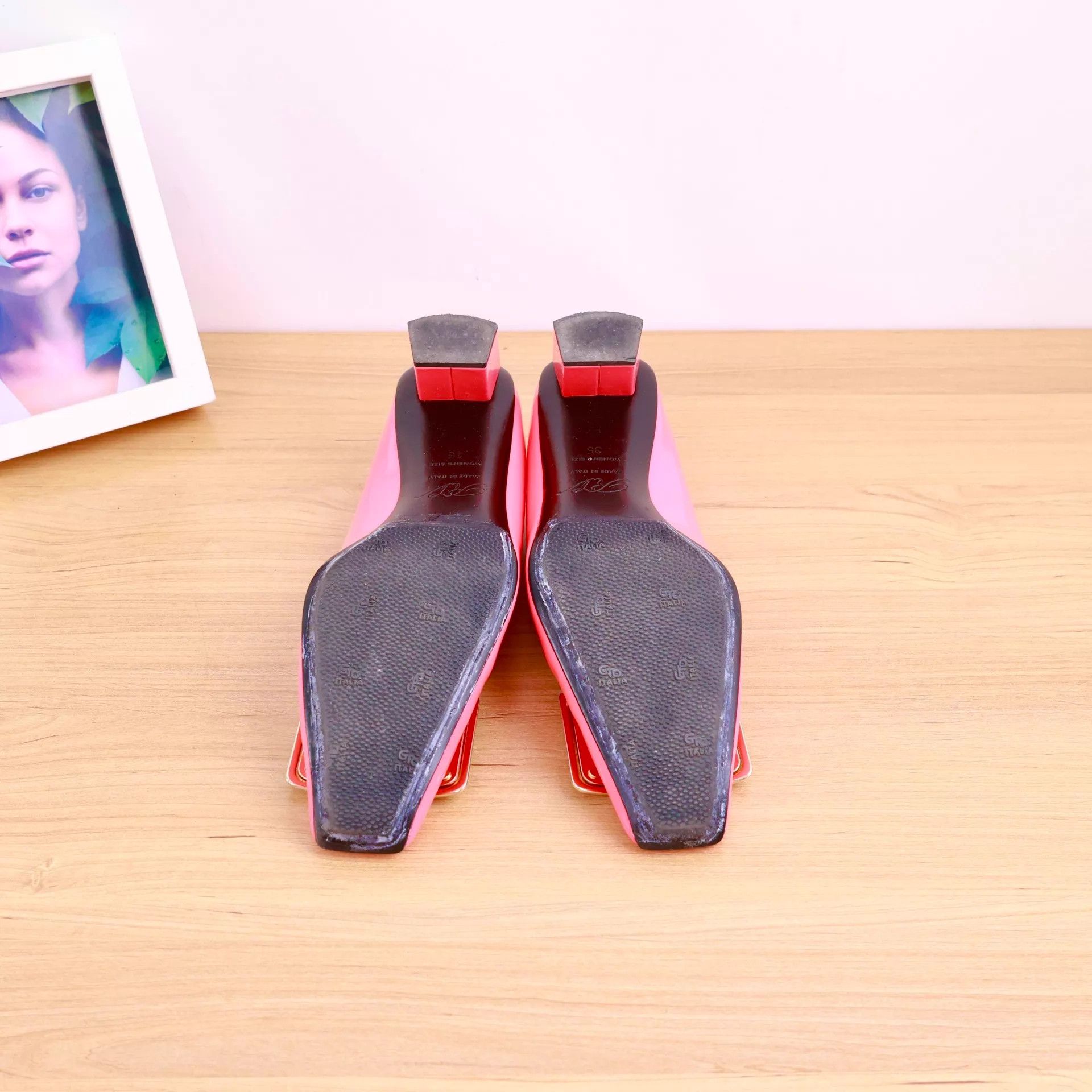 Roger Vivier Authentic Roger Vivier Women's High Heels EU35 Size US 4.5 / IT 34.5 - 3 Thumbnail