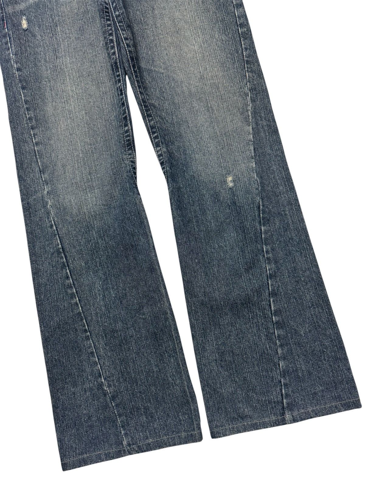 Tornado Mart VINTAGE 90's JAPANESE SPIRAL FLARE WHISKER DISTRESS Size US 31 - 9 Thumbnail