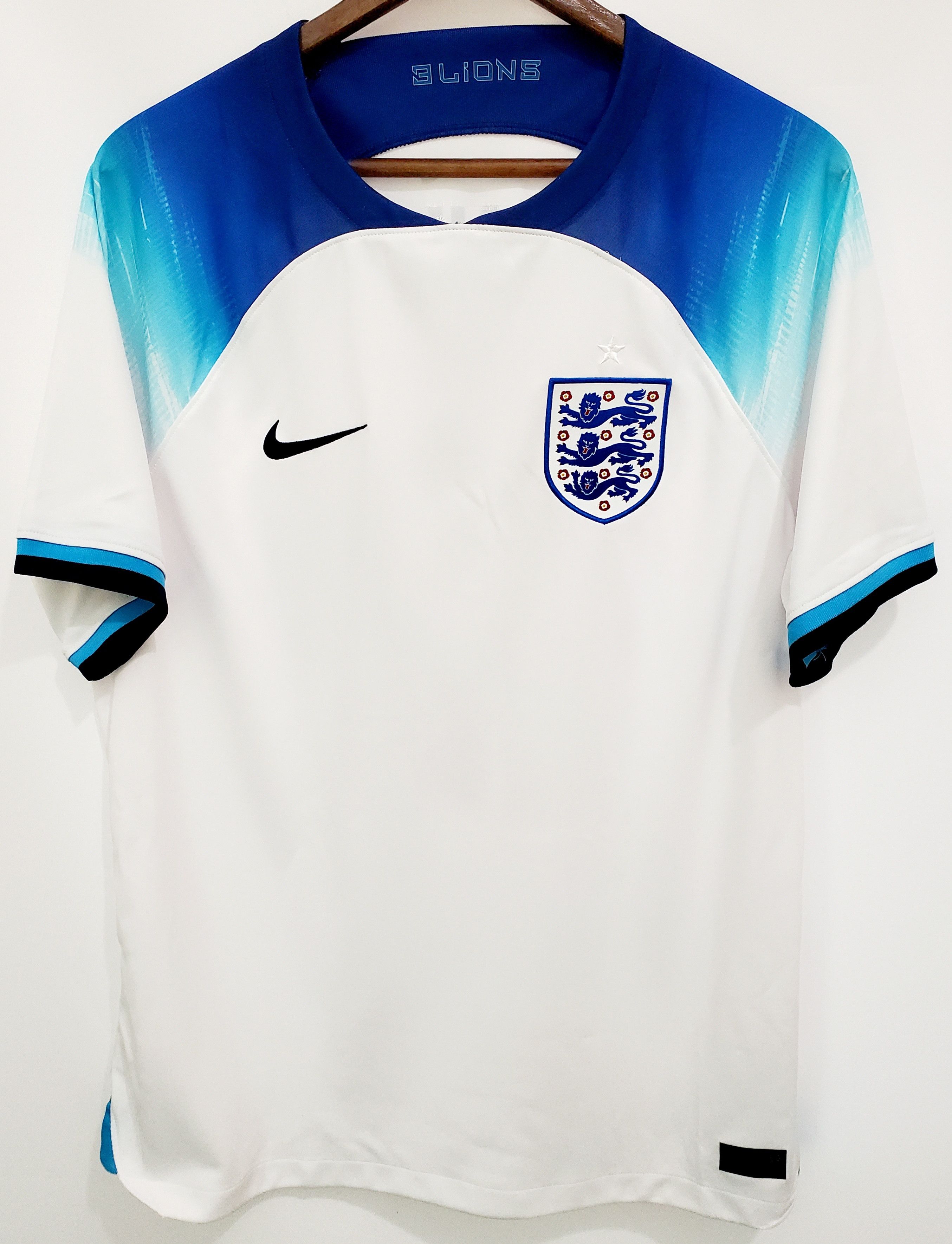 Nike ENGLAND 2022 HOME soccer jersey # 17 Saka ideal condition L Size US L / EU 52-54 / 3 - 2 Thumbnail
