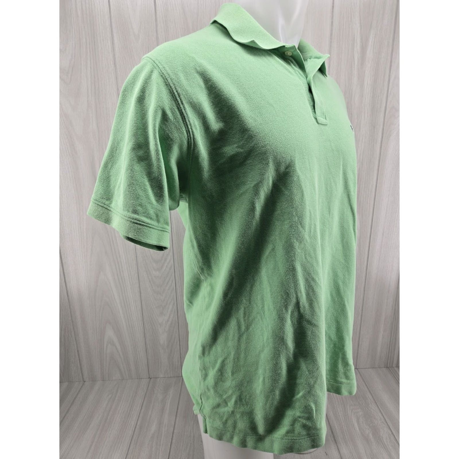 Vineyard Vines Vineyard Vines Polo Shirt Mens Medium Green Short Sleeve Cotton Polo Shirt Mens Green Regular Fit Lifespan: 19.75 shoulder to shoulder? Size US M / EU 48-50 / 2 - 6 Thumbnail