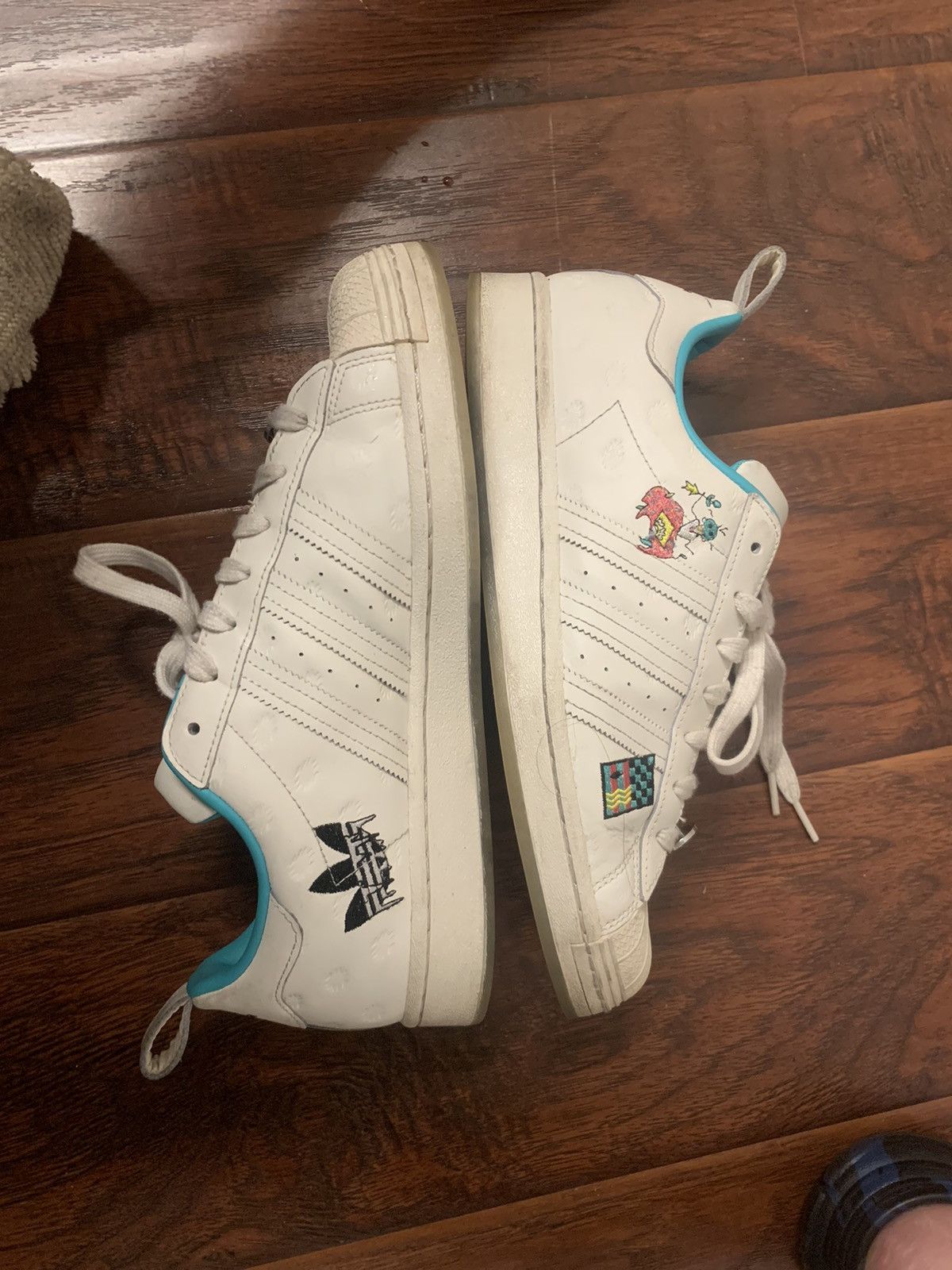 Adidas Arizona green tea Adidas superstars Size US 10 / EU 43 - 2 Thumbnail