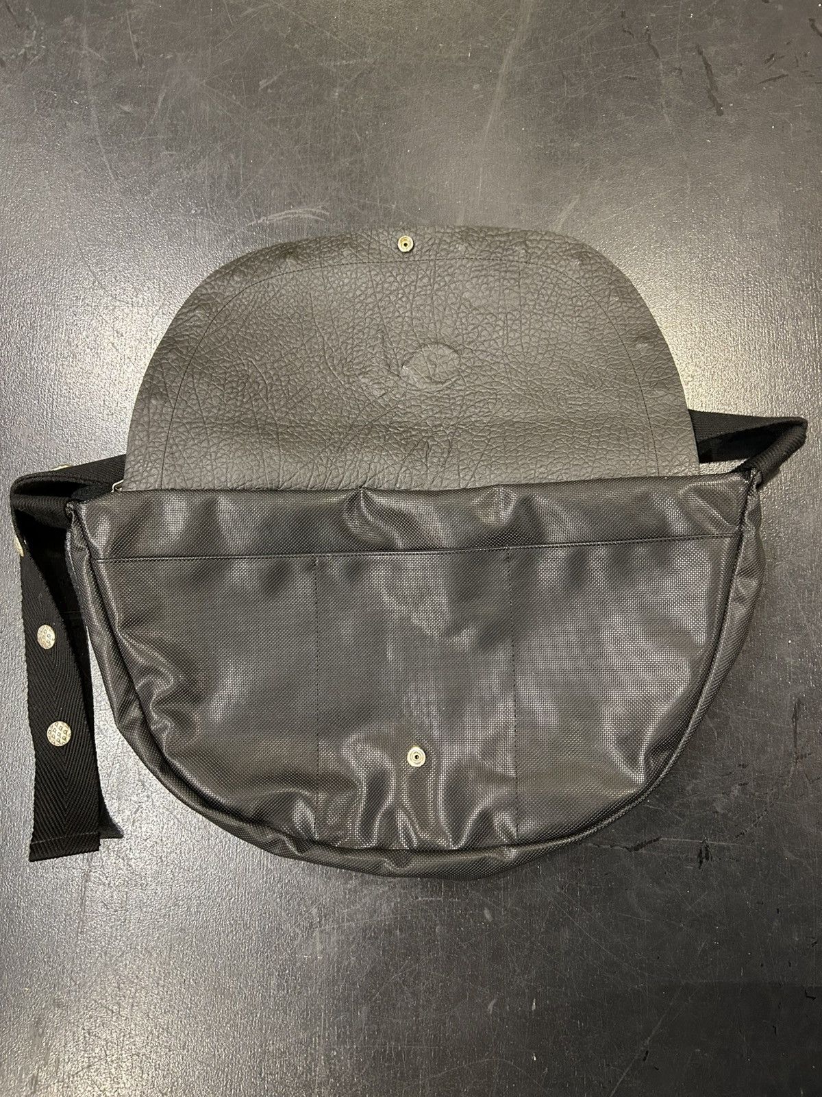 Thug Club Thug Club Dragon Leather Messenger Bag Size ONE SIZE - 4 Thumbnail