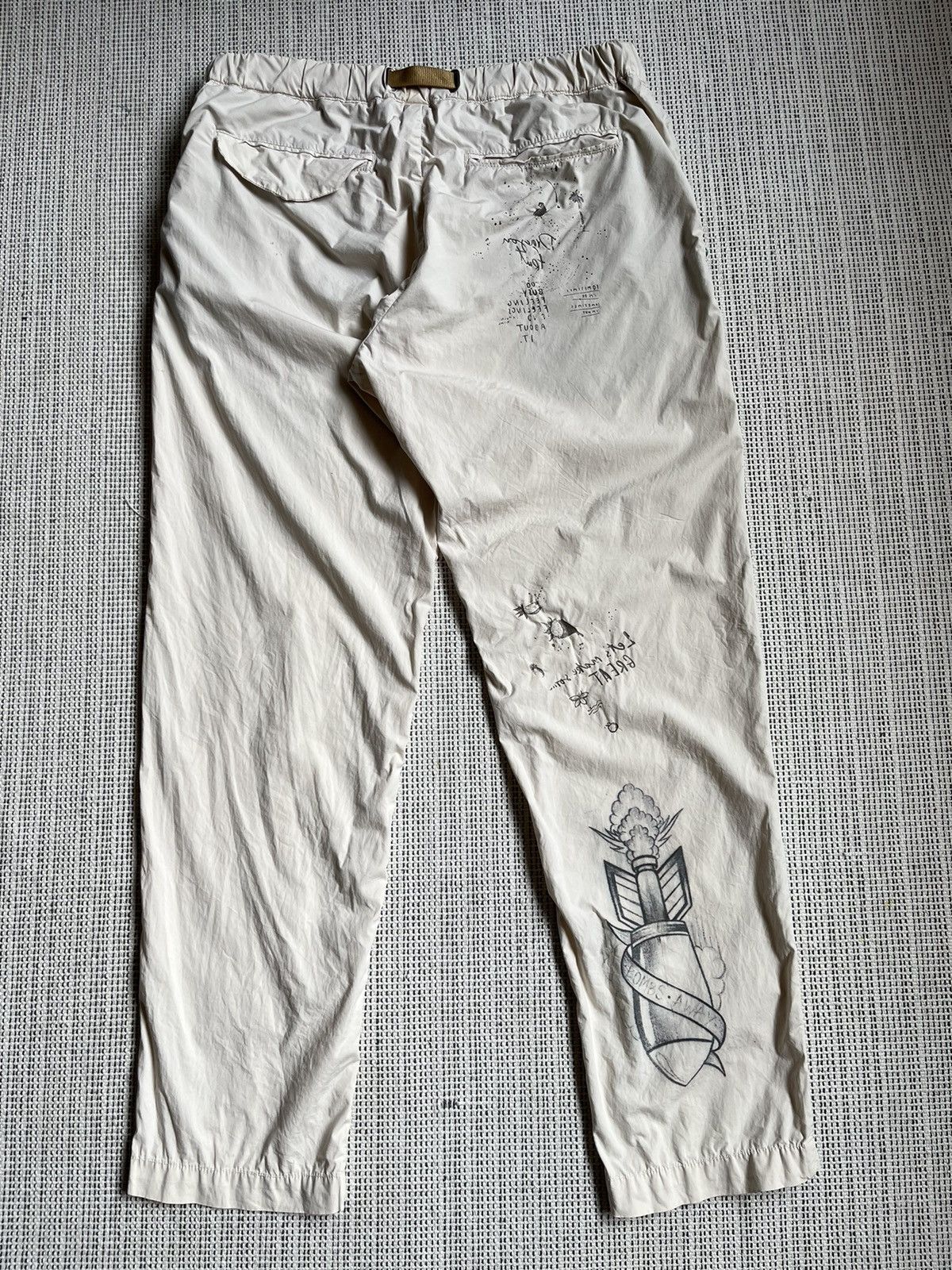 Other White sand printed Bee pants Size US 34 / EU 50 - 10 Thumbnail