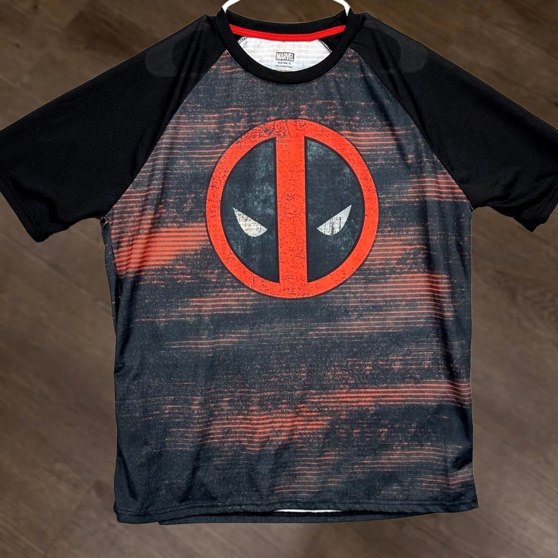 Vintage Marvel Deadpool Mens XL T-Shirt Black Graphic Print Crew Neck Authentic EUC Size US XL / EU 56 / 4 - 1 Thumbnail