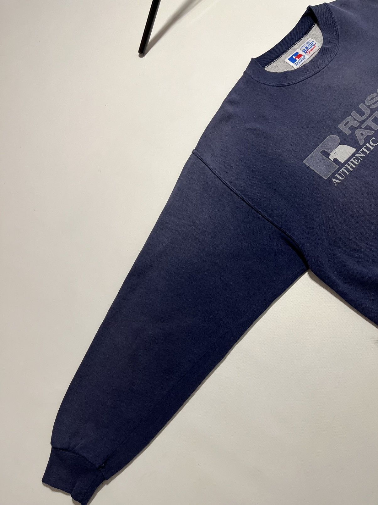 Russell Athletic True Vintage 90s Russell Athletic Boxy Sweatshirt Sun Faded Size US L / EU 52-54 / 3 - 11 Thumbnail