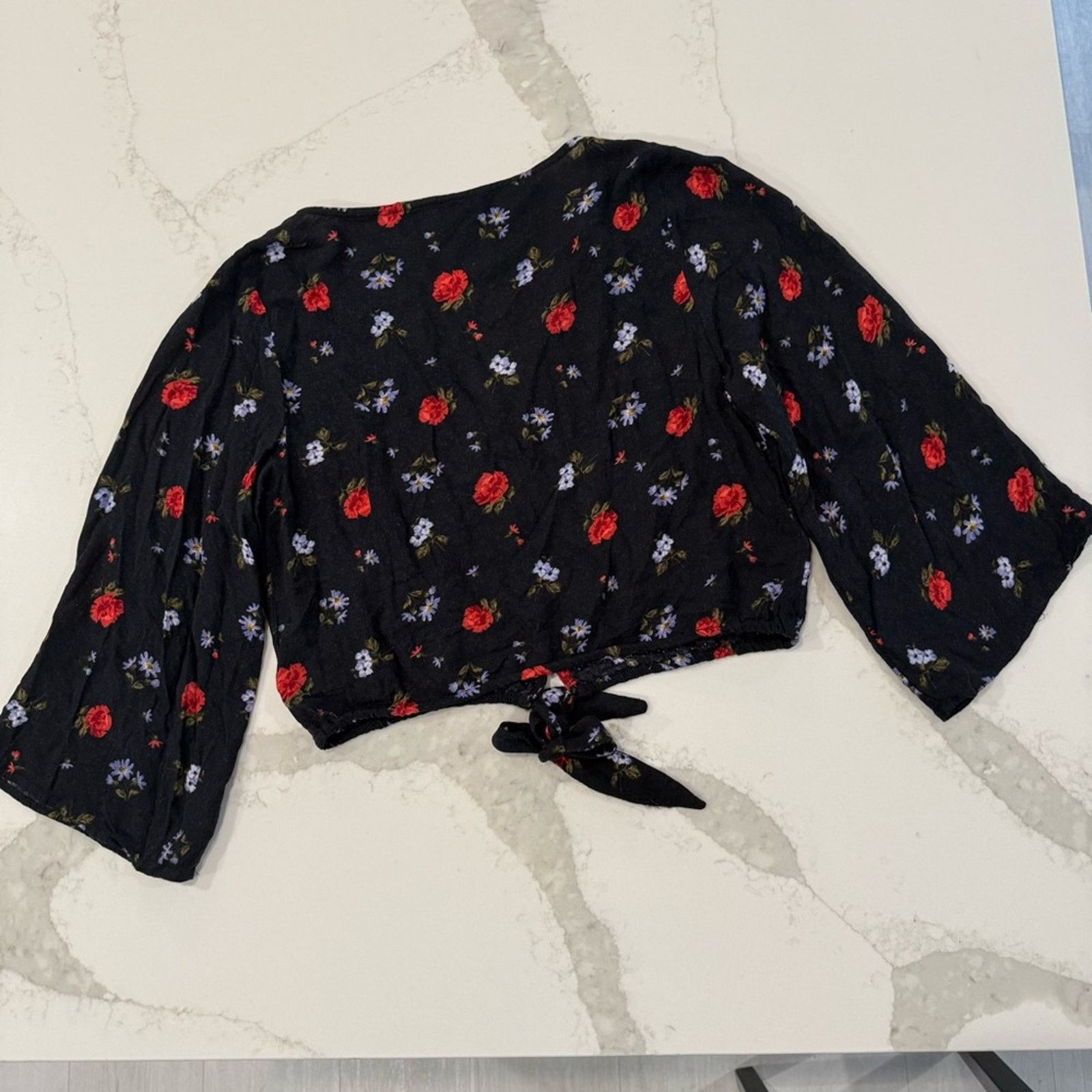 American Eagle Outfitters American Eagle Floral TieFront Cottage CropTop Womens Medium Size M / US 6-8 / IT 42-44 - 8 Thumbnail