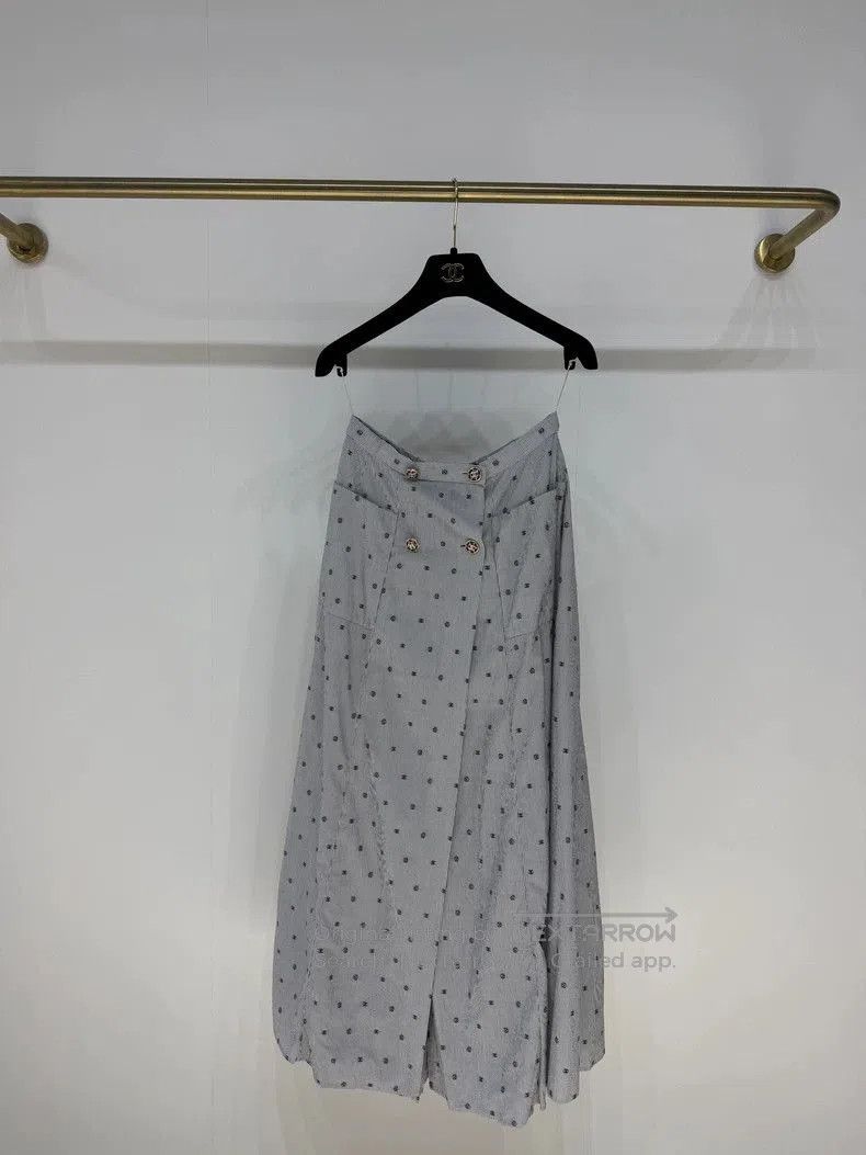 Chanel Chanel 22S Polka Dot Stripe Logo Skirt. Size US 36 / EU 52 - 1 Thumbnail