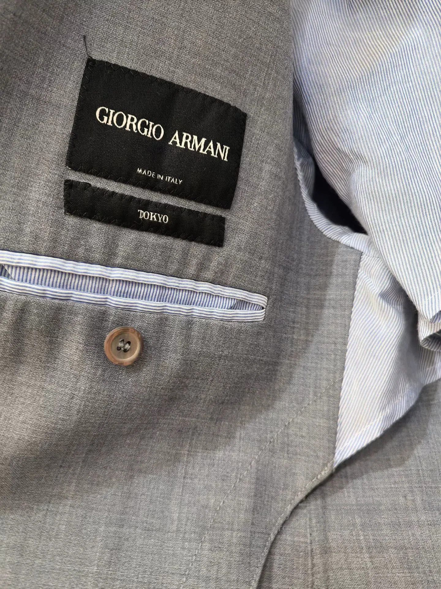 Giorgio Armani Giorgio Armani Gray Suit Jacket 48. Size US M / EU 48-50 / 2 - 3 Thumbnail
