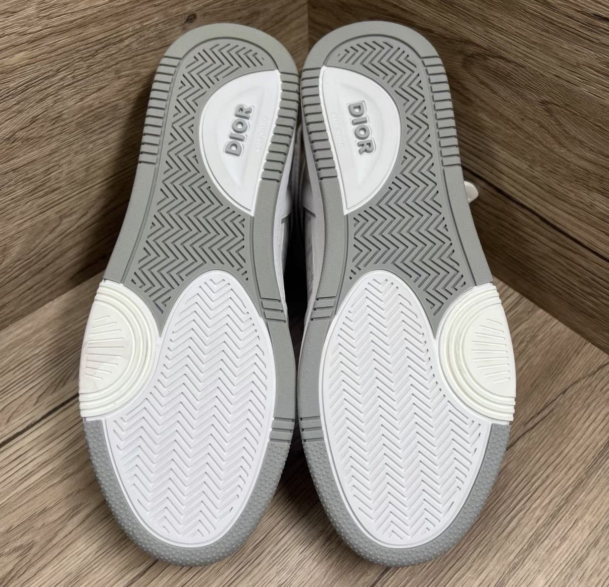 Dior Dior B27 Grey and White Monogram Mid-Top Sneakers J41 Size US 6.5 / EU 39-40 - 5 Thumbnail