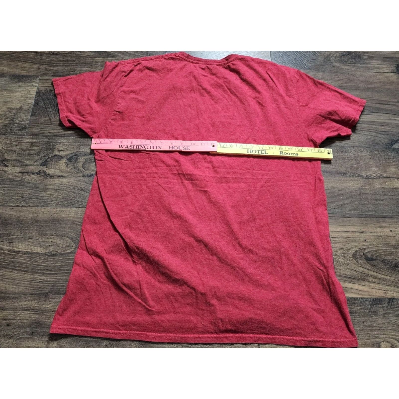 Vintage Mens XL KENTUCKY DERBY 143 CHURCHILL DOWNS T-SHIRT Horse Racing 2017 Distressed Red Cotton Blend Short Sleeve Crew Neck Mens Clothing Size US XL / EU 56 / 4 - 2 Thumbnail